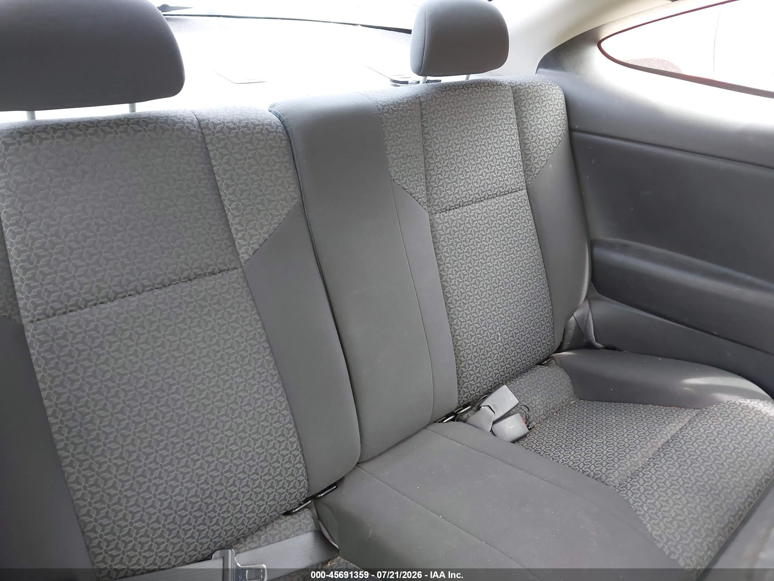 2007 Pontiac G5   White vin: 1G2AL15F277134013