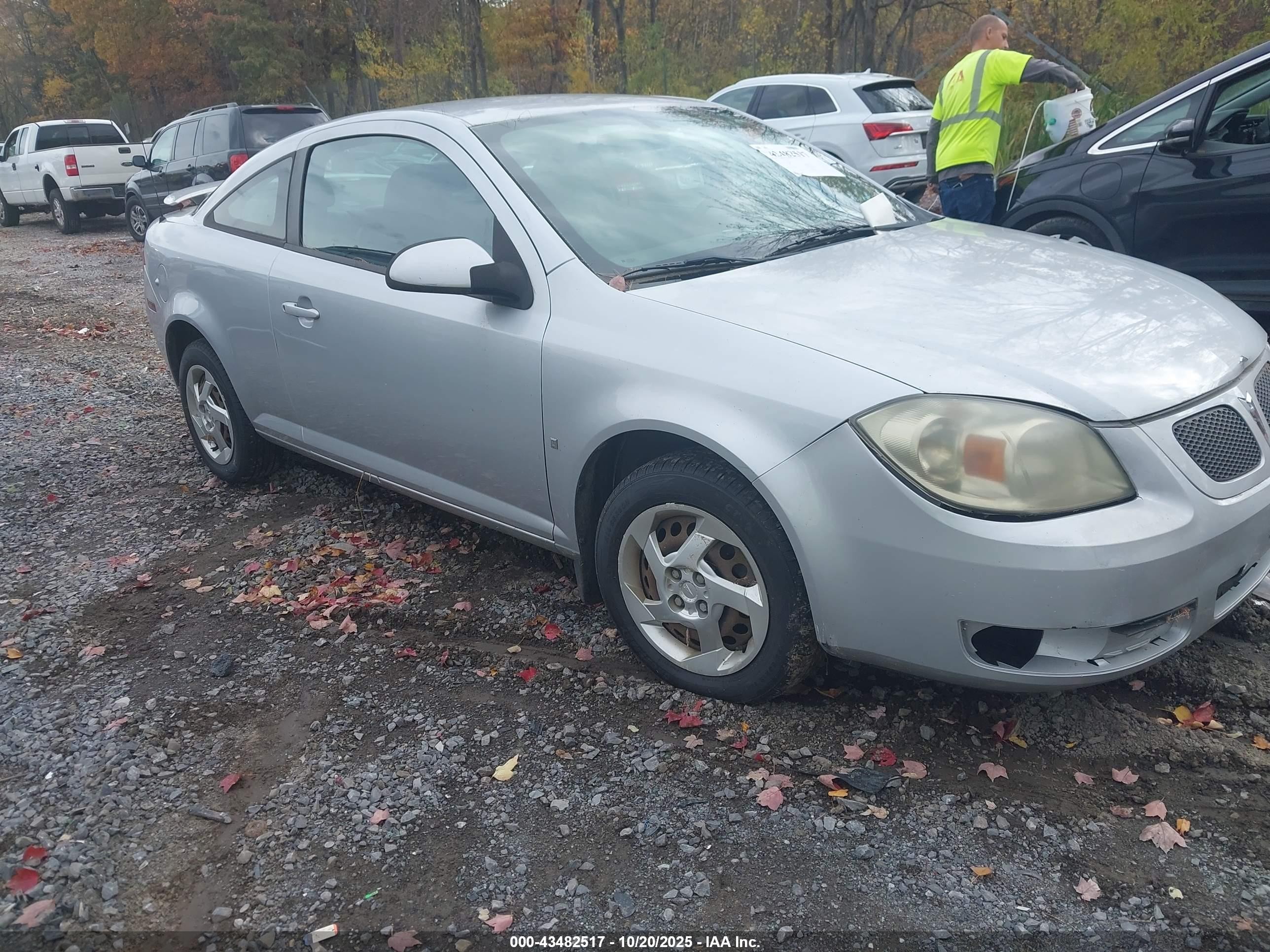 2007 Pontiac G5   Silver vin: 1G2AL15F677301988