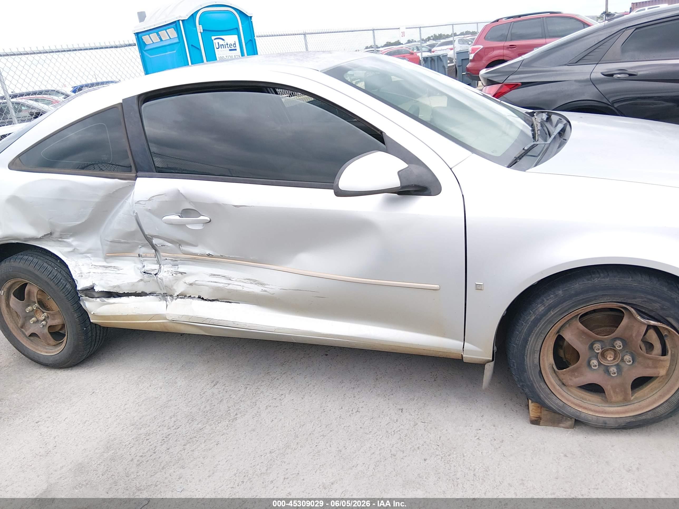 2008 Pontiac G5   Silver vin: 1G2AL18F687267256