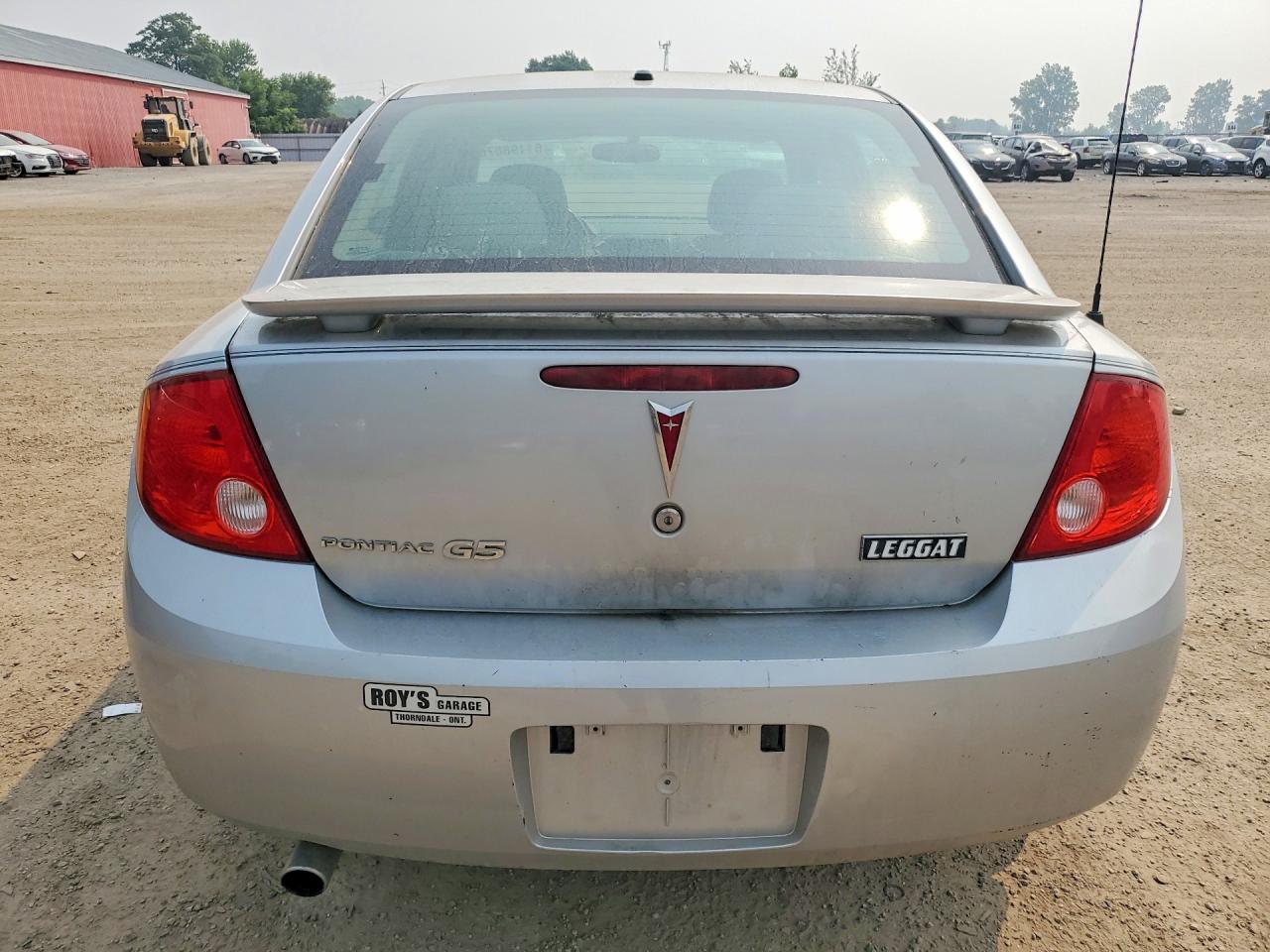 2008 Pontiac G5 Se Silver vin: 1G2AL55F687171333