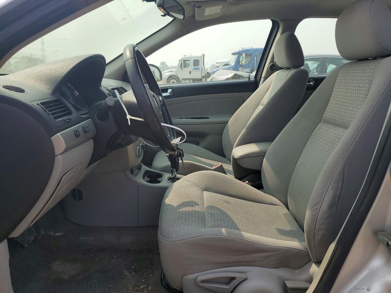 2008 Pontiac G5 Se Silver vin: 1G2AL55F687171333