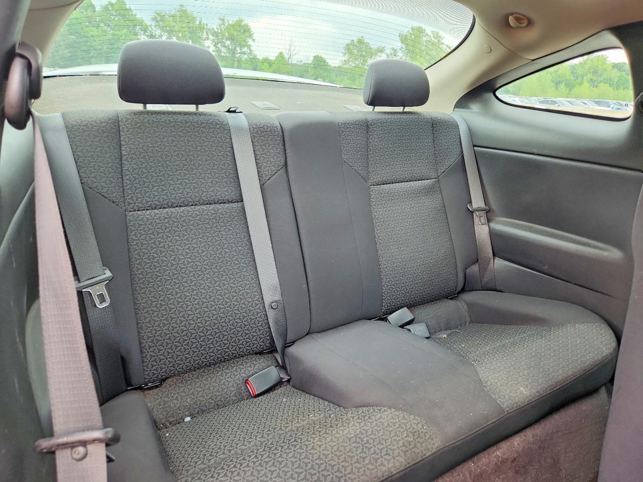 2007 Pontiac G5 Gt Silver vin: 1G2AN15B977152256
