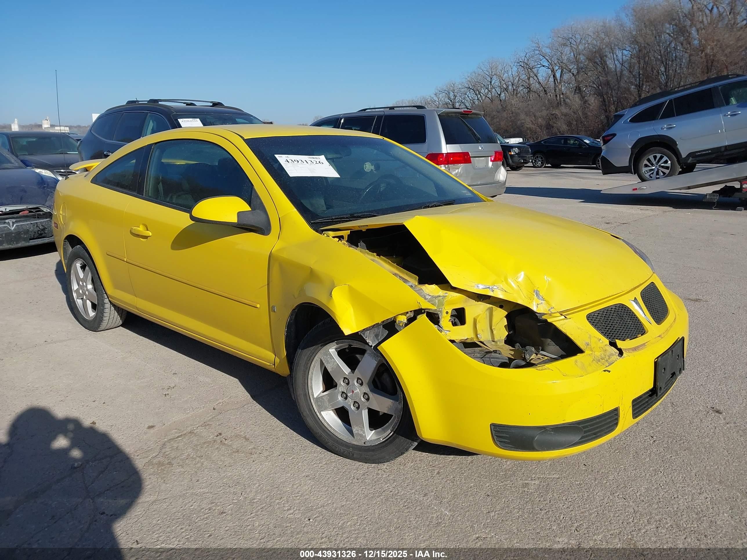 2009 Pontiac G5   Yellow vin: 1G2AS18H097182984
