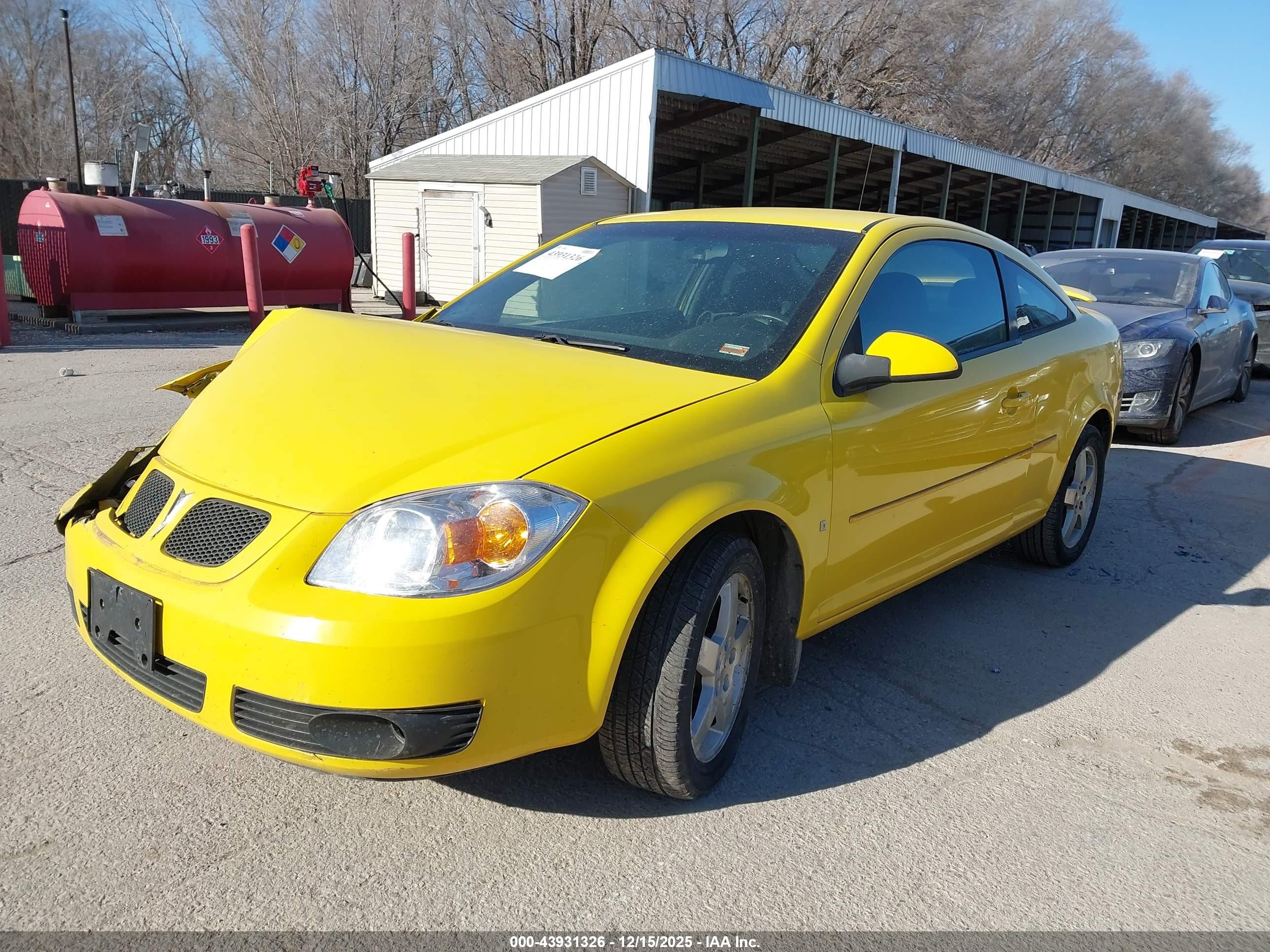 2009 Pontiac G5   Yellow vin: 1G2AS18H097182984