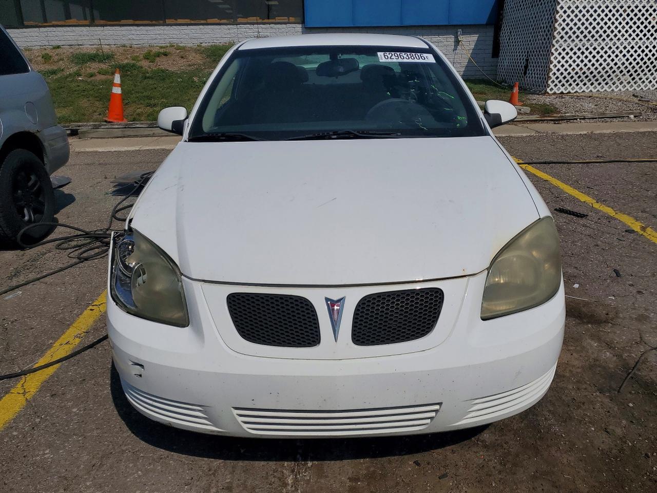 2009 Pontiac G5 White vin: 1G2AS18HX97132674