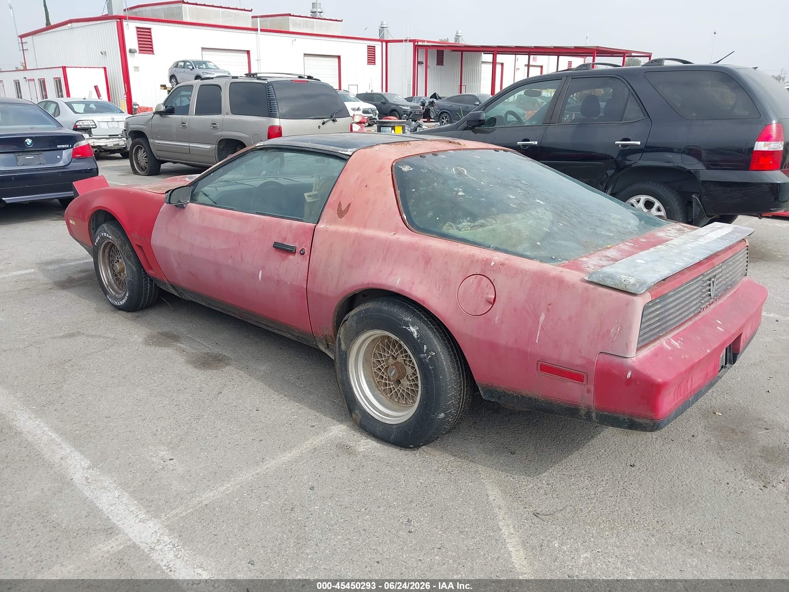 1982 Pontiac Firebird Trans Am Red vin: 1G2AW87H5CL533160