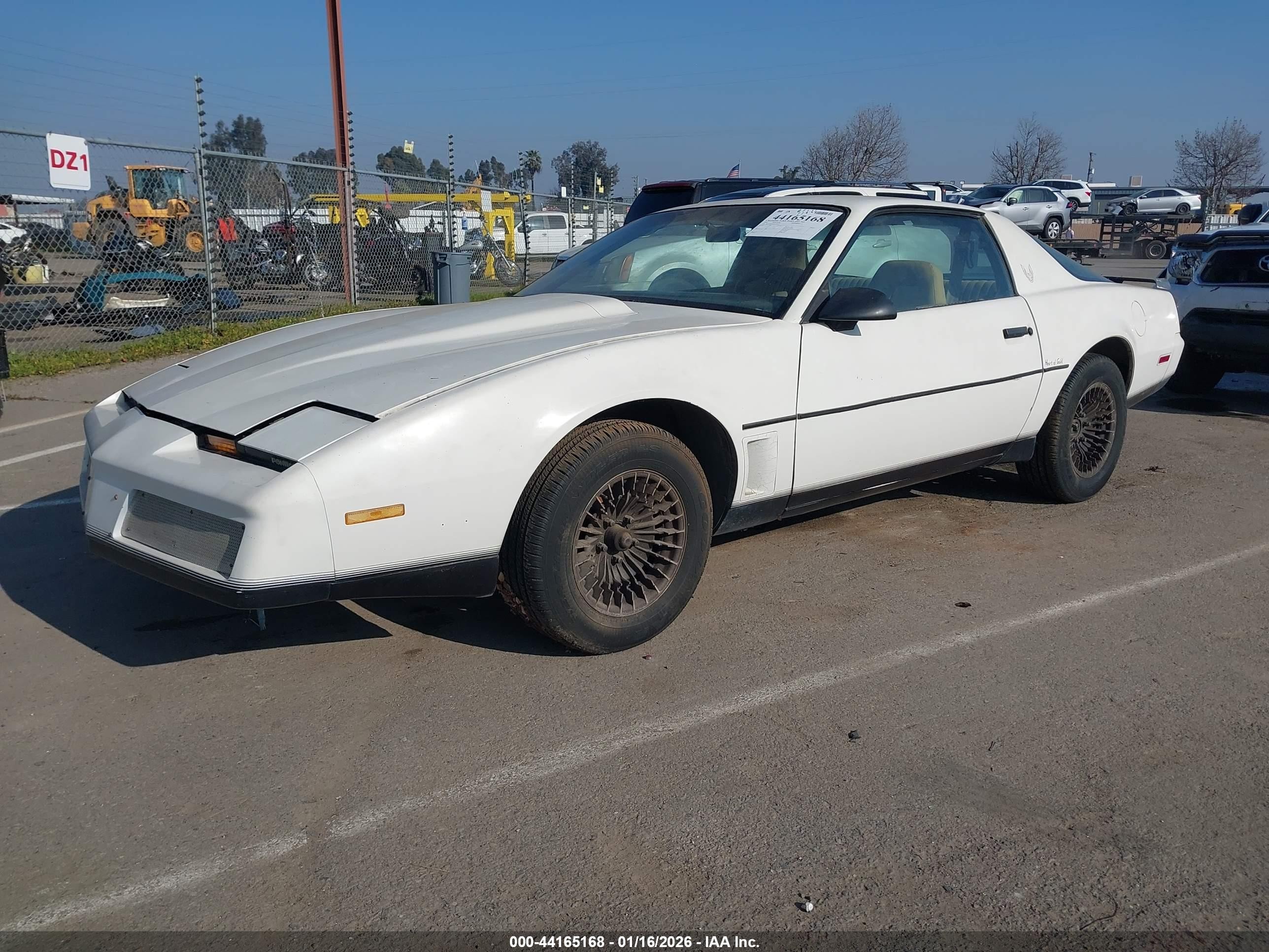 1982 Pontiac Firebird Trans Am Бежевый vin: 1G2AW87H7CL564815