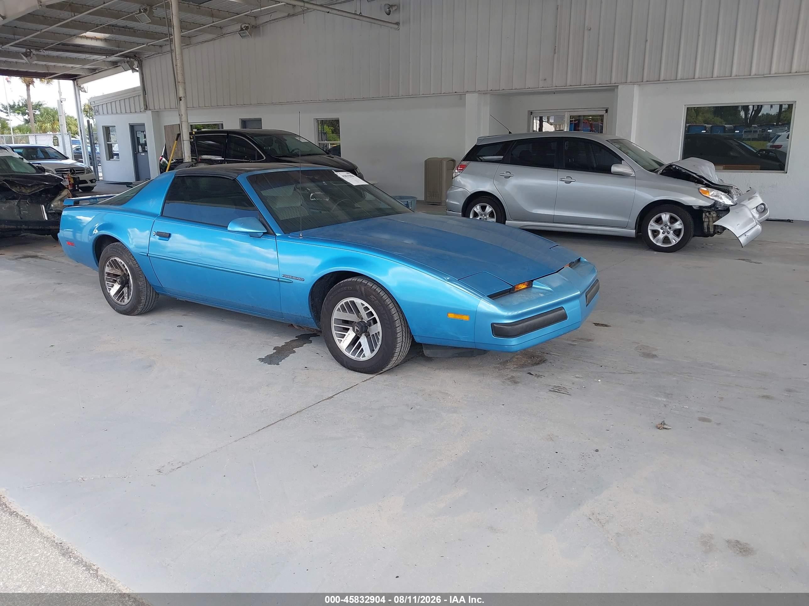 1G2FS21E1KL218738