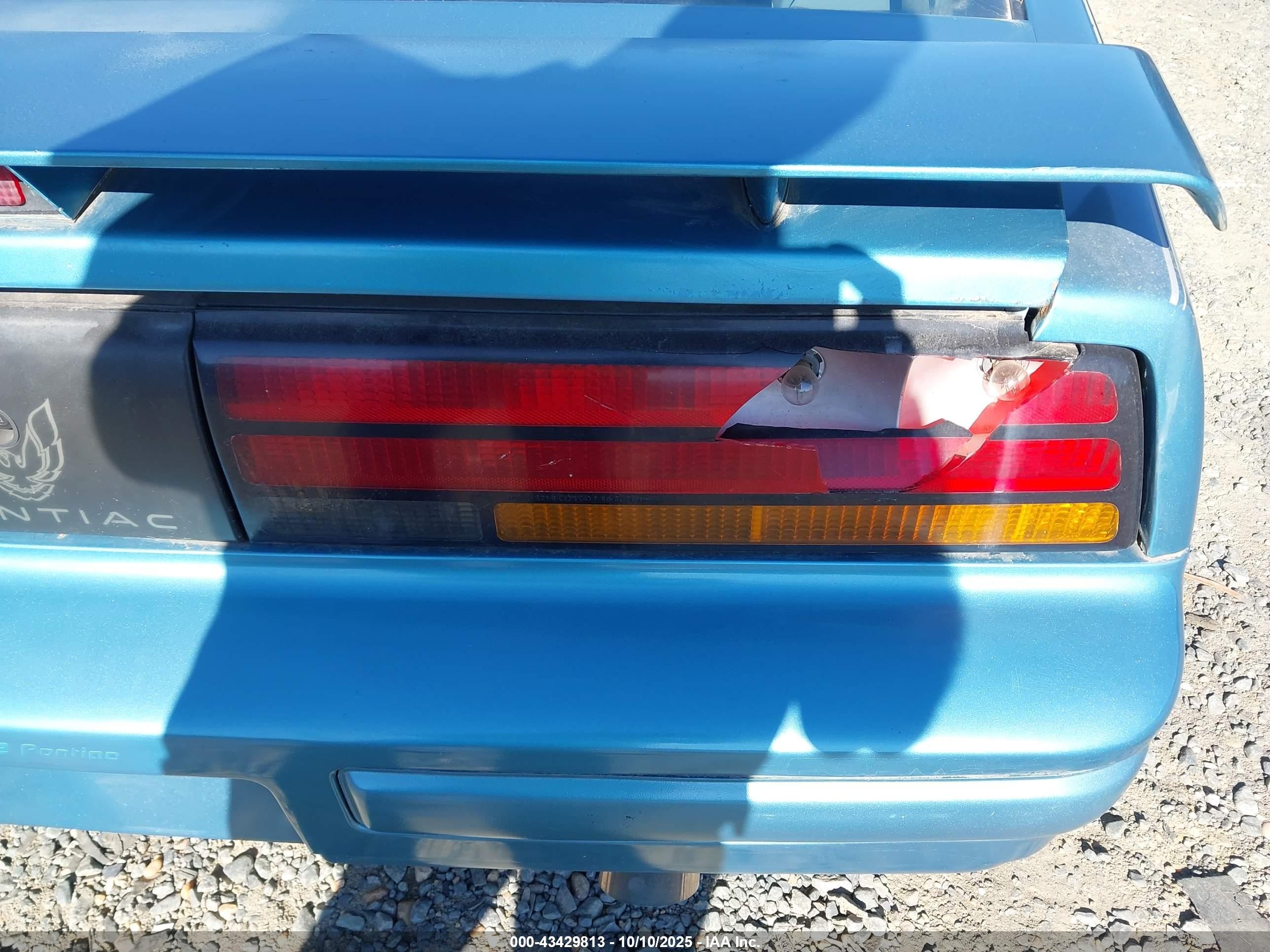 1989 Pontiac Firebird Formula Blue vin: 1G2FS21E6KL228116