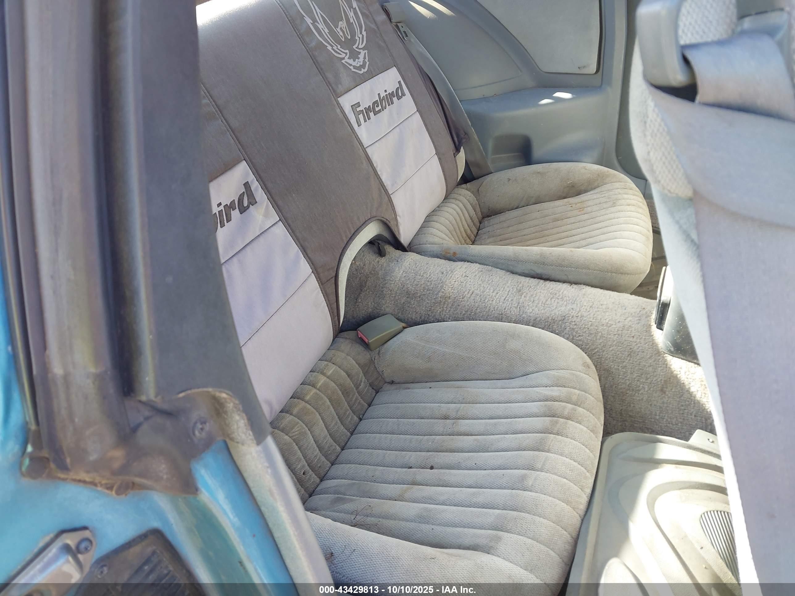 1989 Pontiac Firebird Formula Blue vin: 1G2FS21E6KL228116