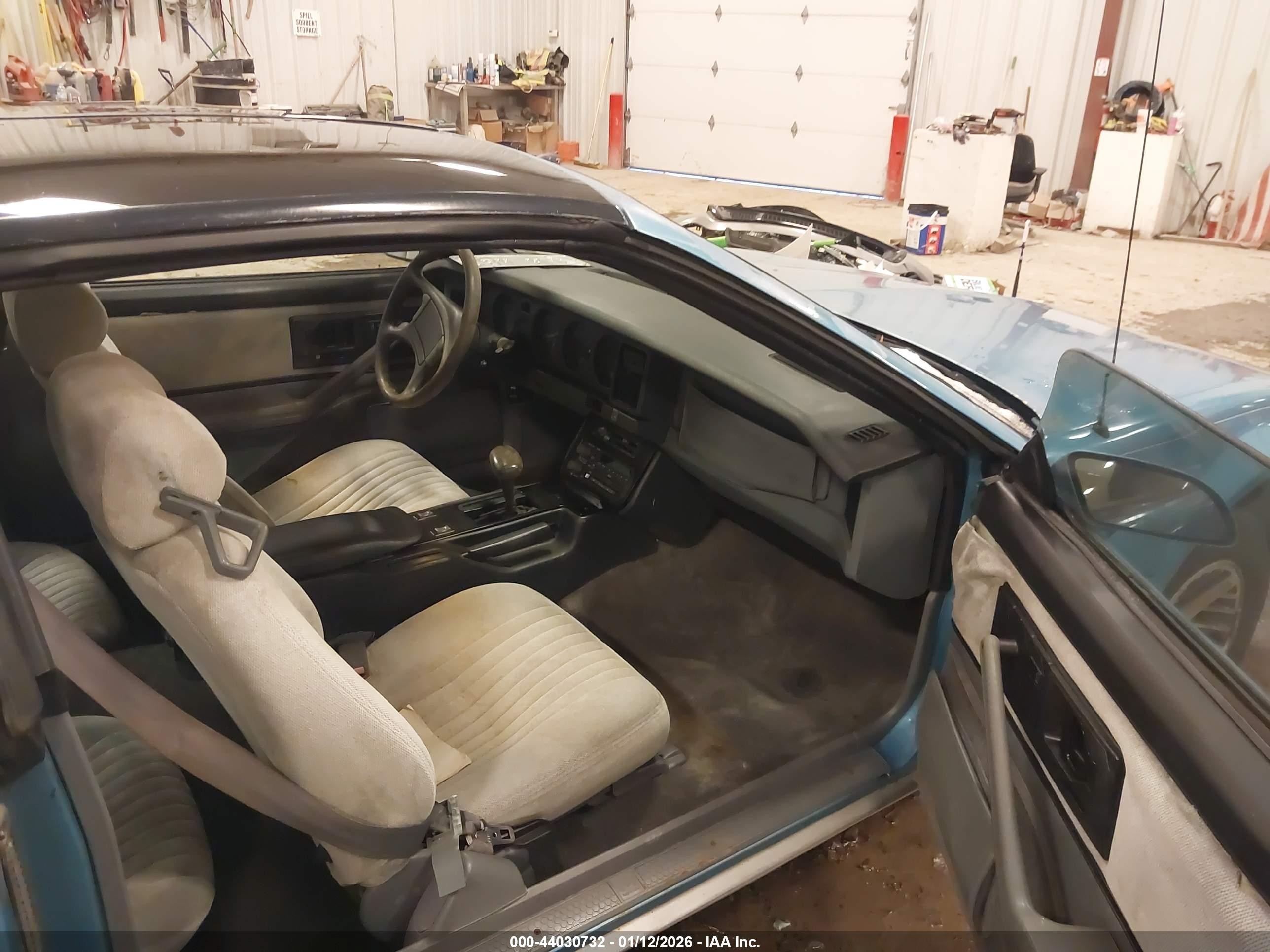 1989 Pontiac Firebird   Blue vin: 1G2FS21S2KL208967