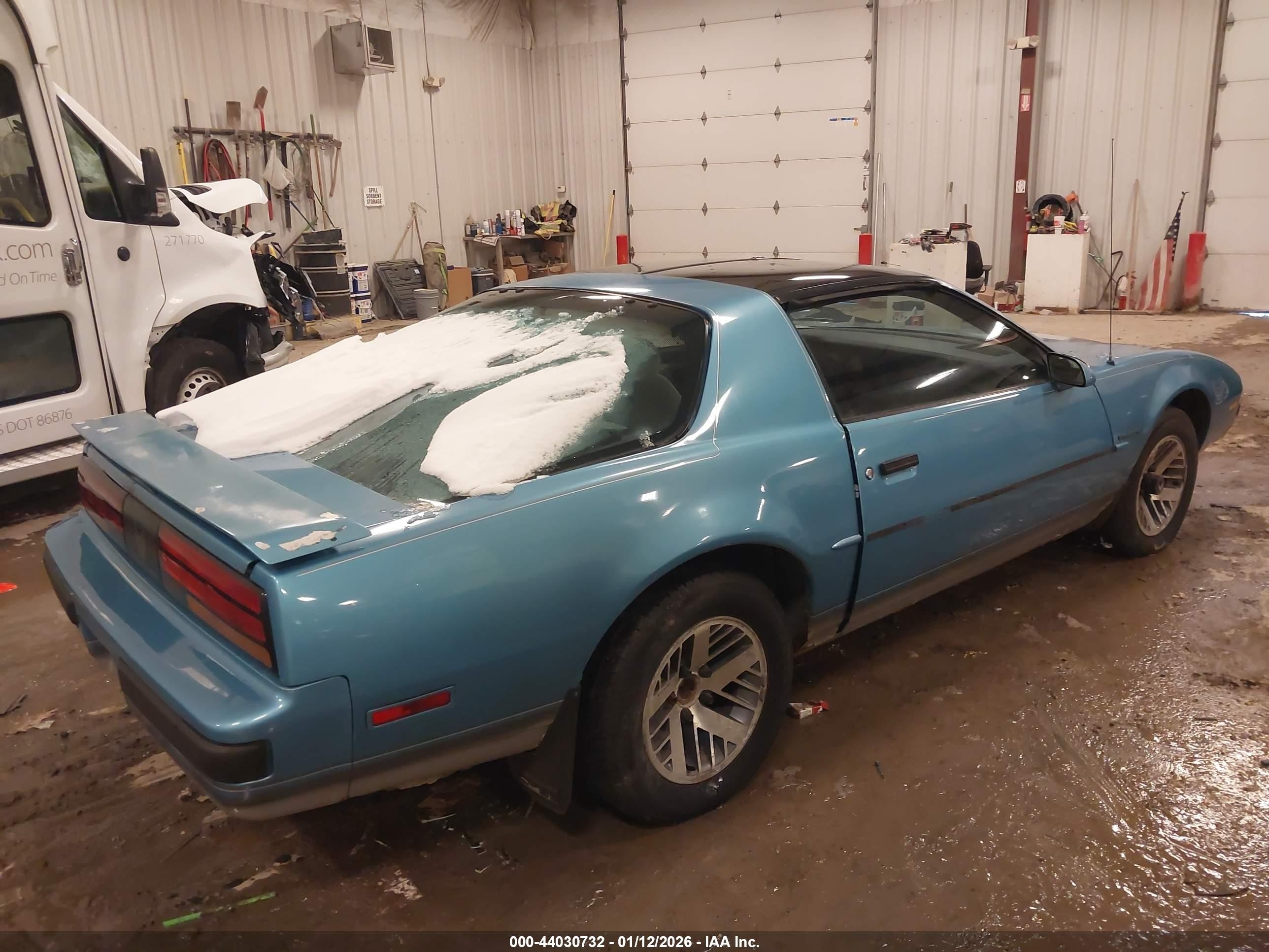 1989 Pontiac Firebird   Blue vin: 1G2FS21S2KL208967