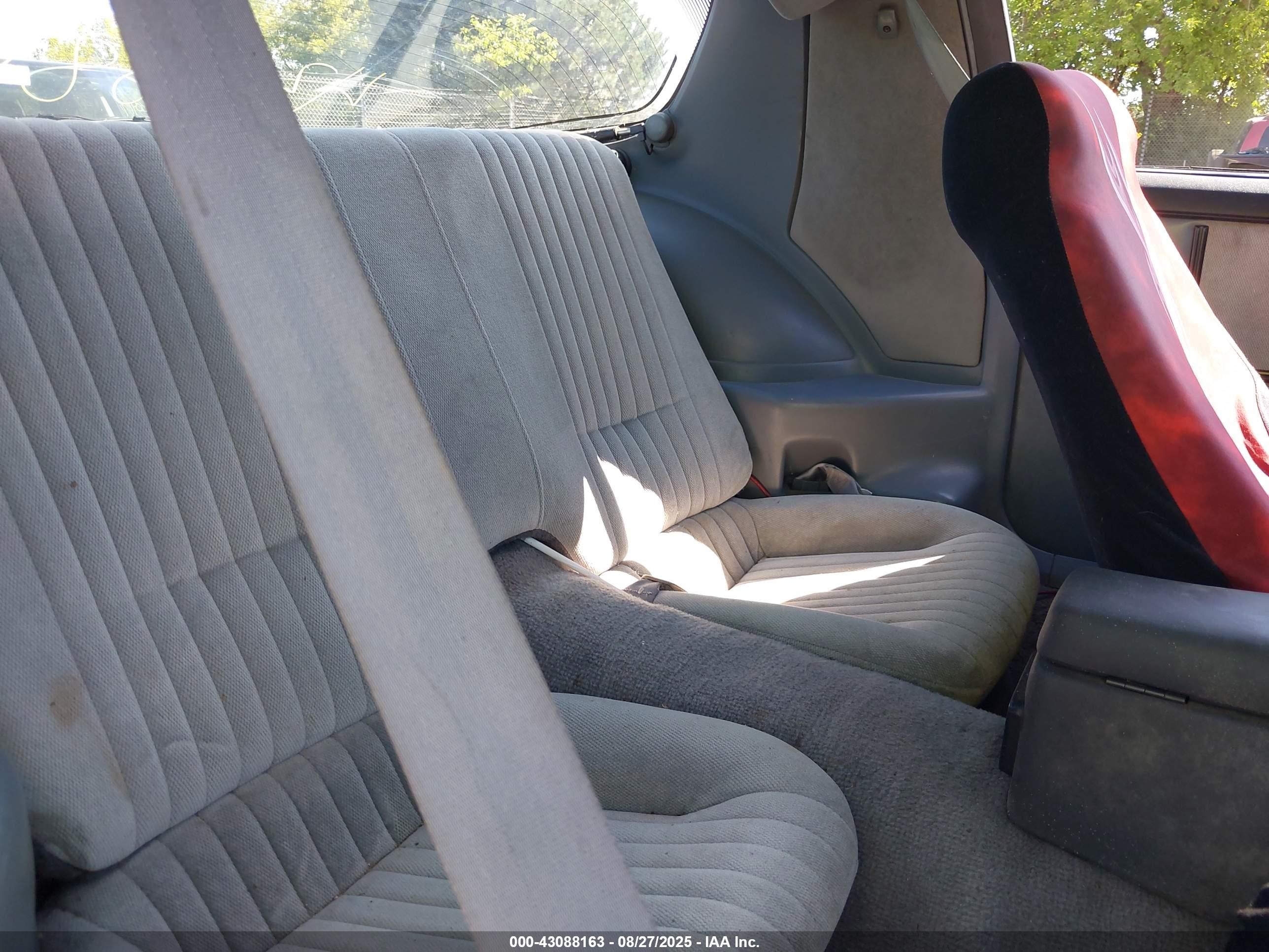 1988 Pontiac Firebird   Red vin: 1G2FS21S8JL244435