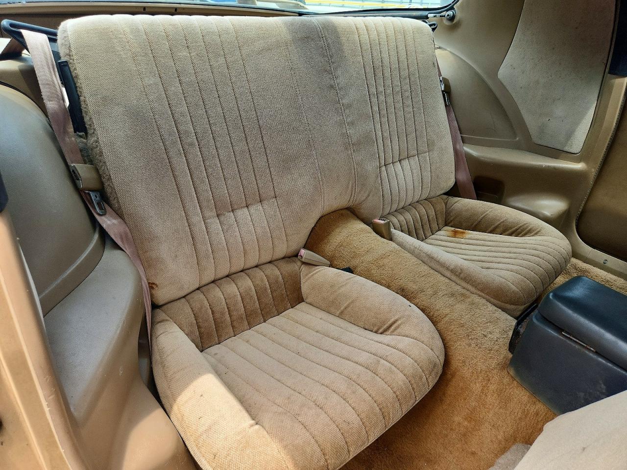 1992 Pontiac Firebird Base Золотой vin: 1G2FS23EXNL214396