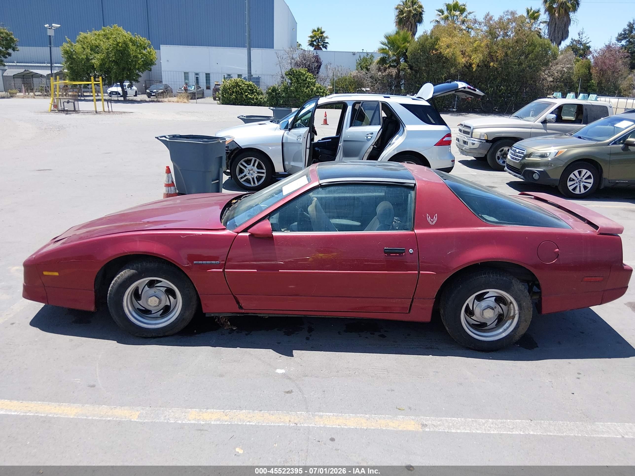 1990 Pontiac Firebird   Red vin: 1G2FS23T1LL200060
