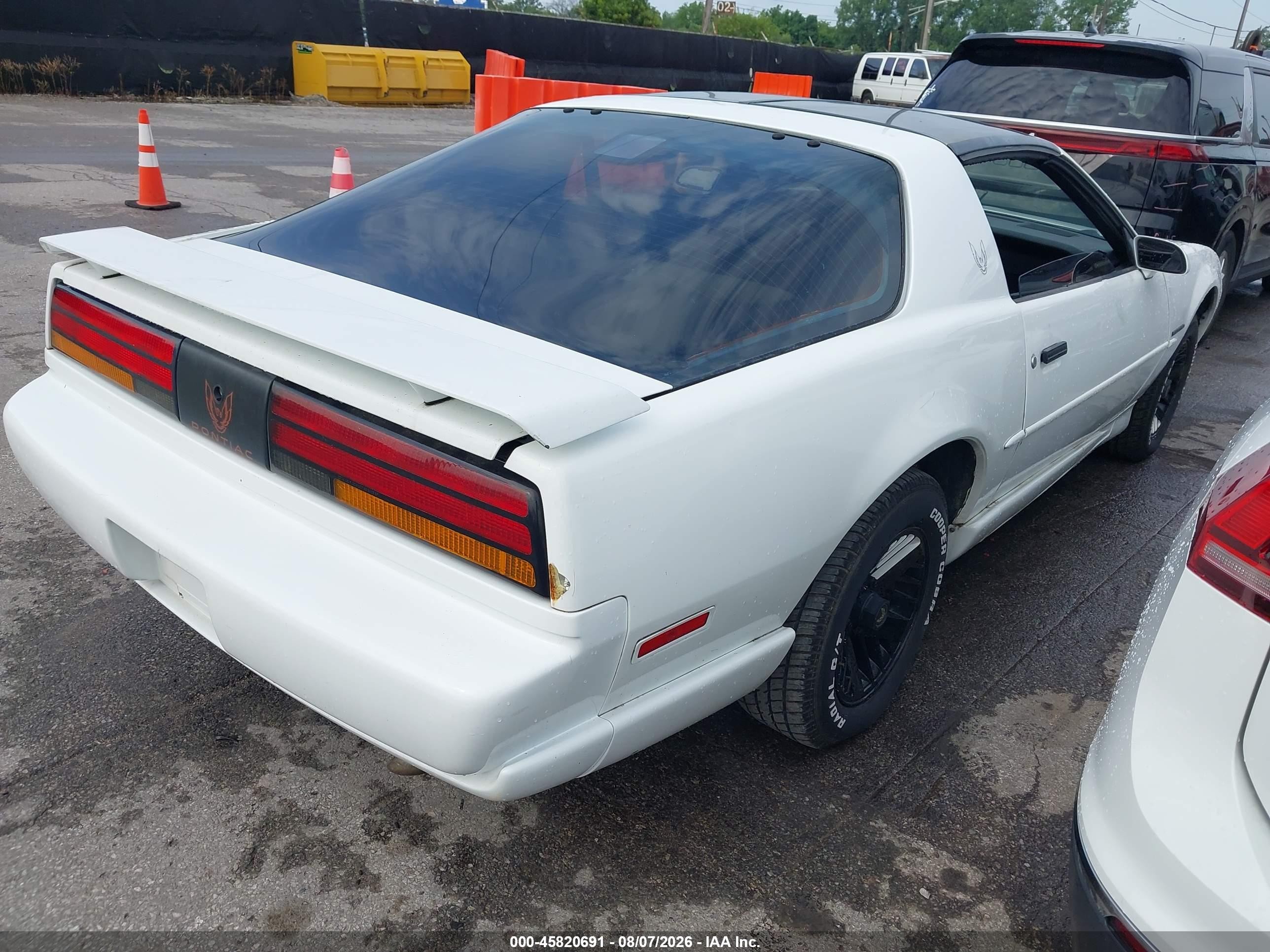 1991 Pontiac Firebird   White vin: 1G2FS23T5ML219146