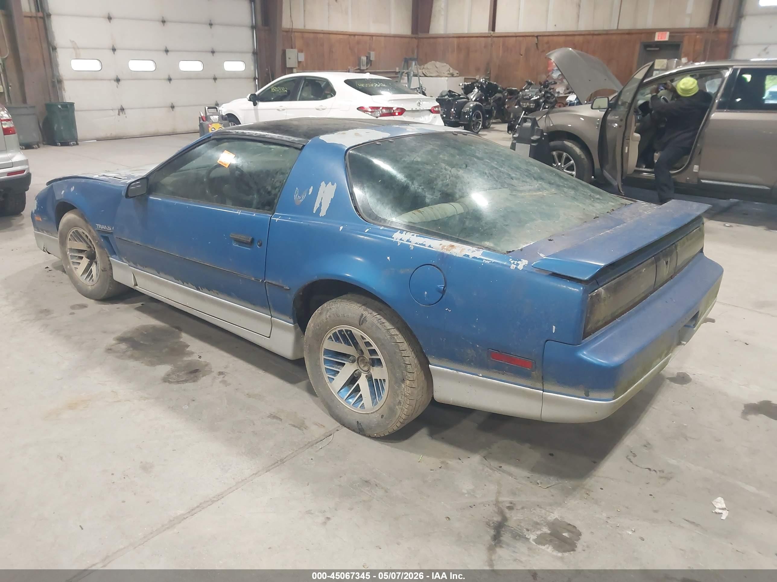 1985 Pontiac Firebird Trans Am Blue vin: 1G2FW87F3FN237650
