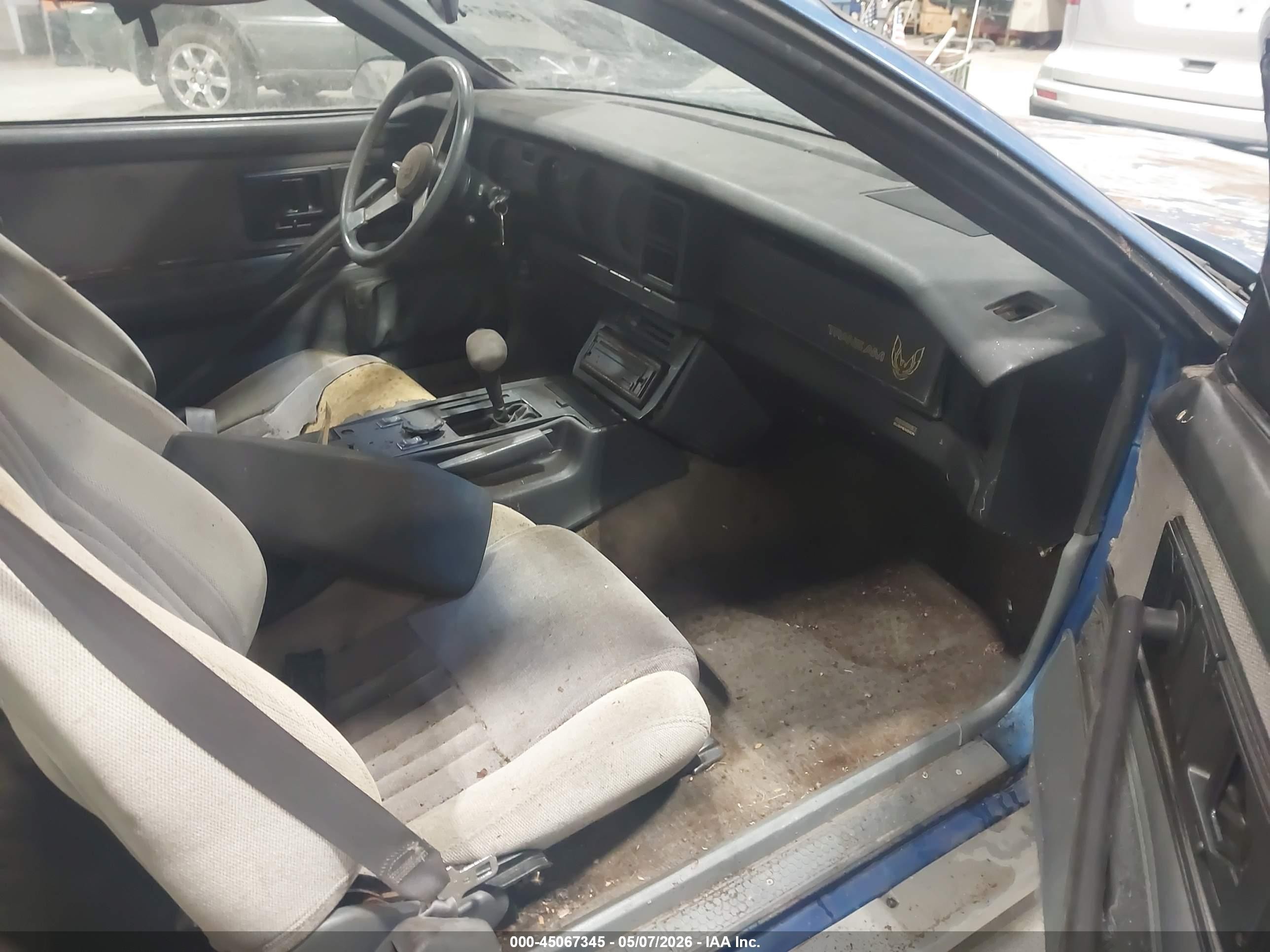 1985 Pontiac Firebird Trans Am Blue vin: 1G2FW87F3FN237650