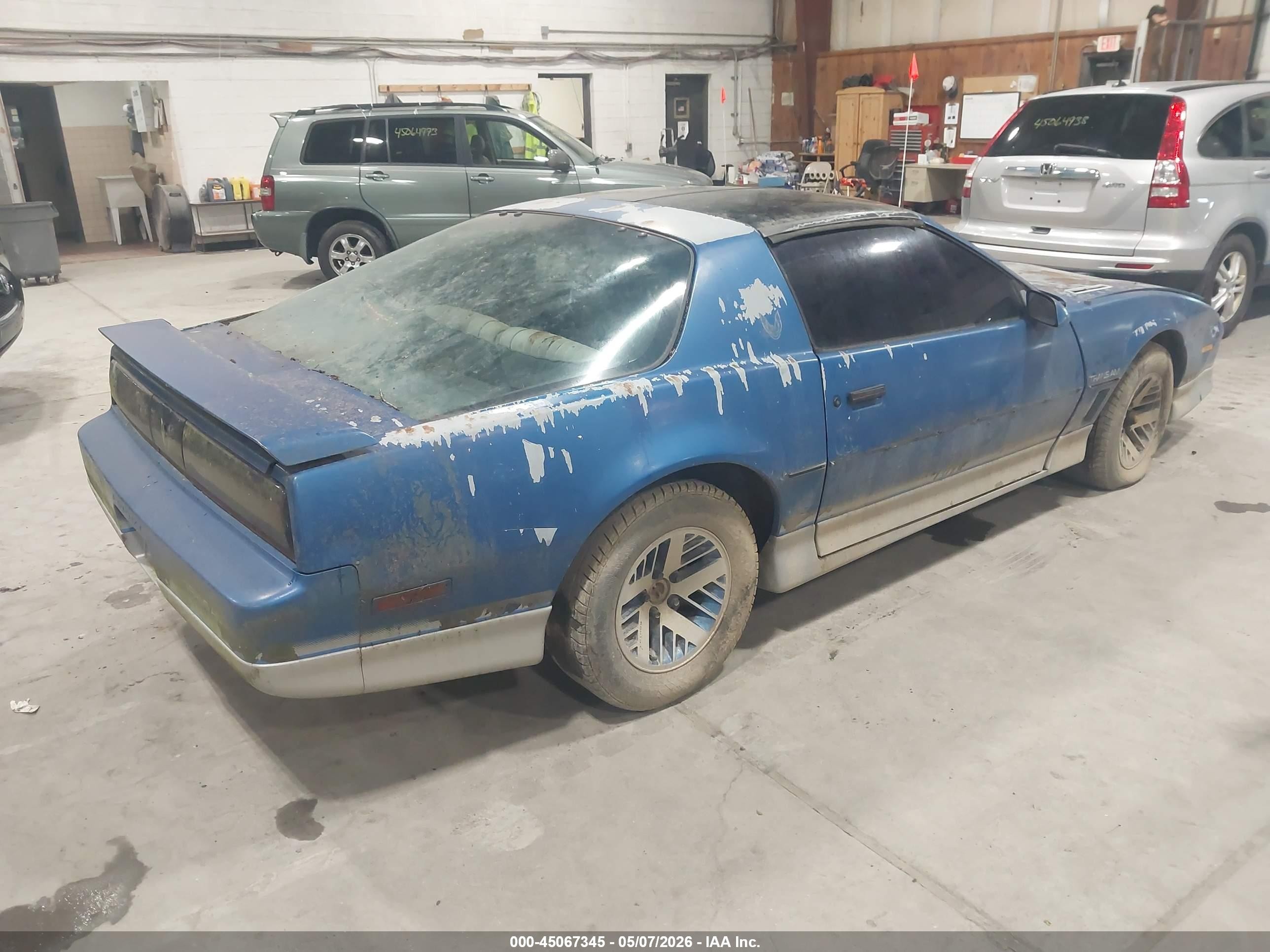 1985 Pontiac Firebird Trans Am Blue vin: 1G2FW87F3FN237650