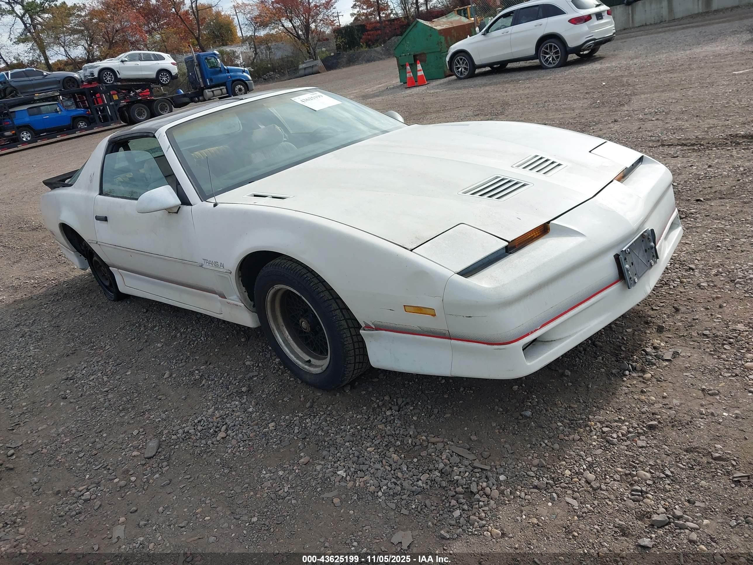 1985 Pontiac Firebird Trans Am White vin: 1G2FW87F6FN236136
