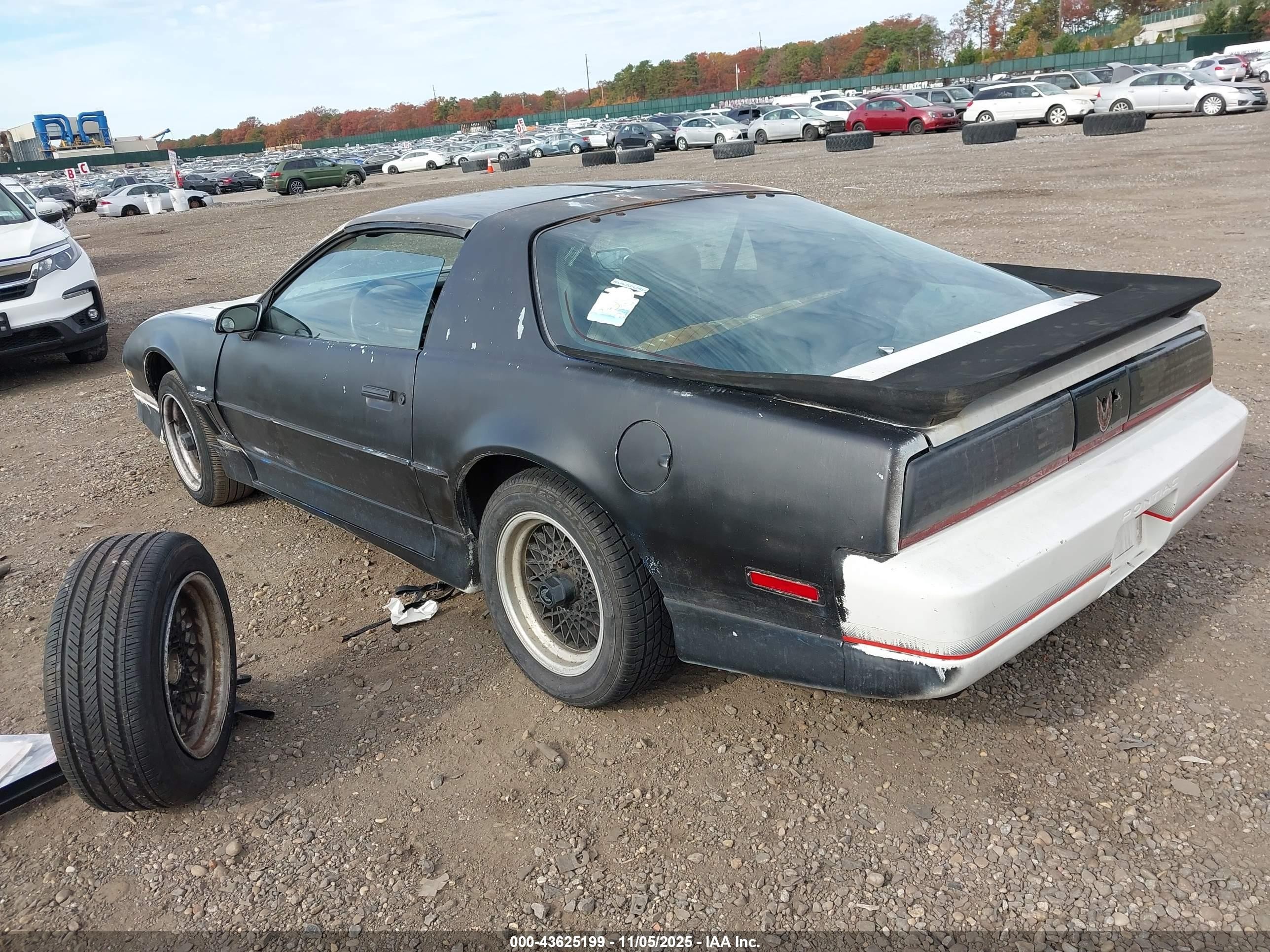 1985 Pontiac Firebird Trans Am White vin: 1G2FW87F6FN236136