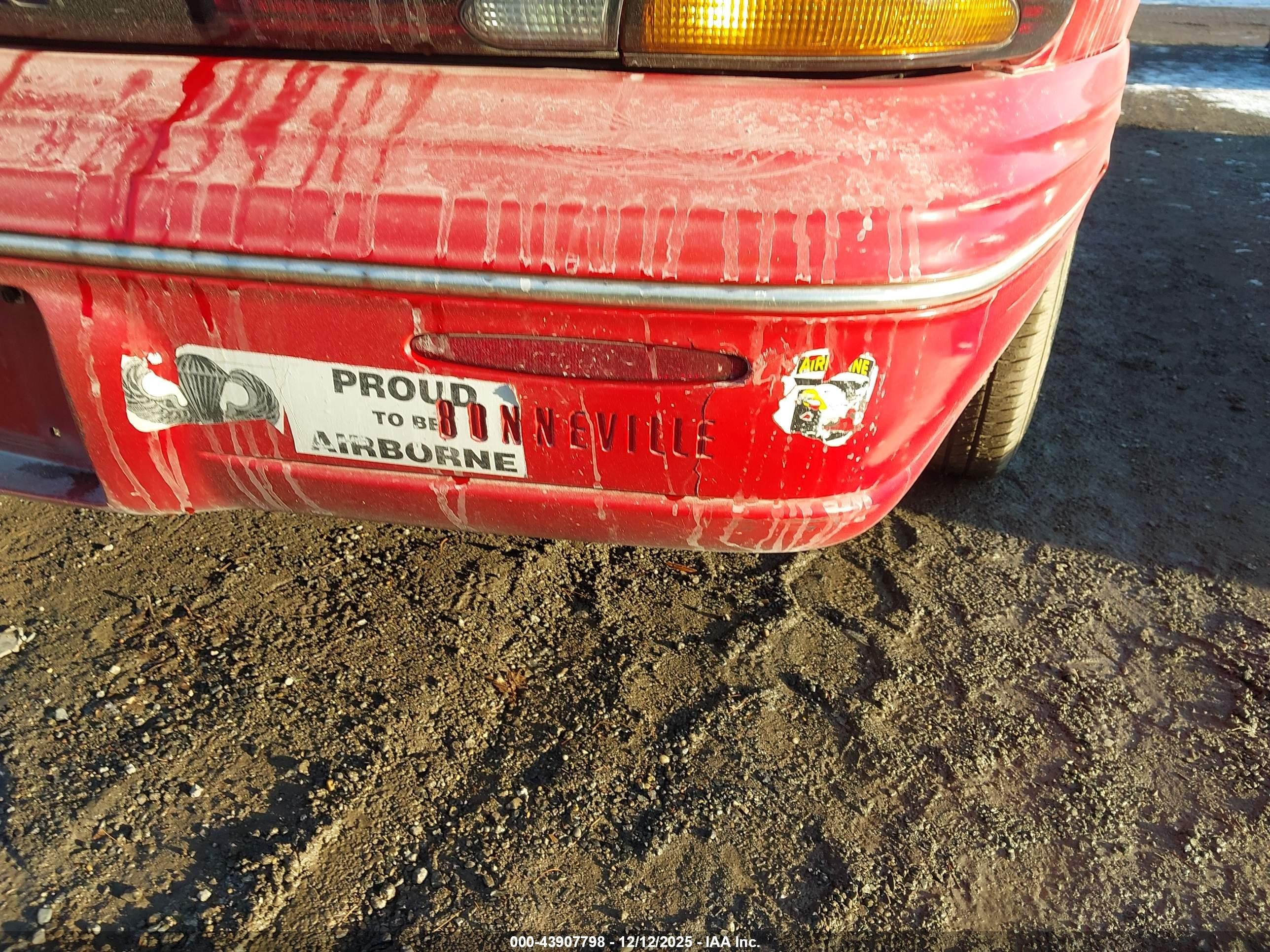 1996 Pontiac Bonneville Se Красный vin: 1G2HX52K0T4225014
