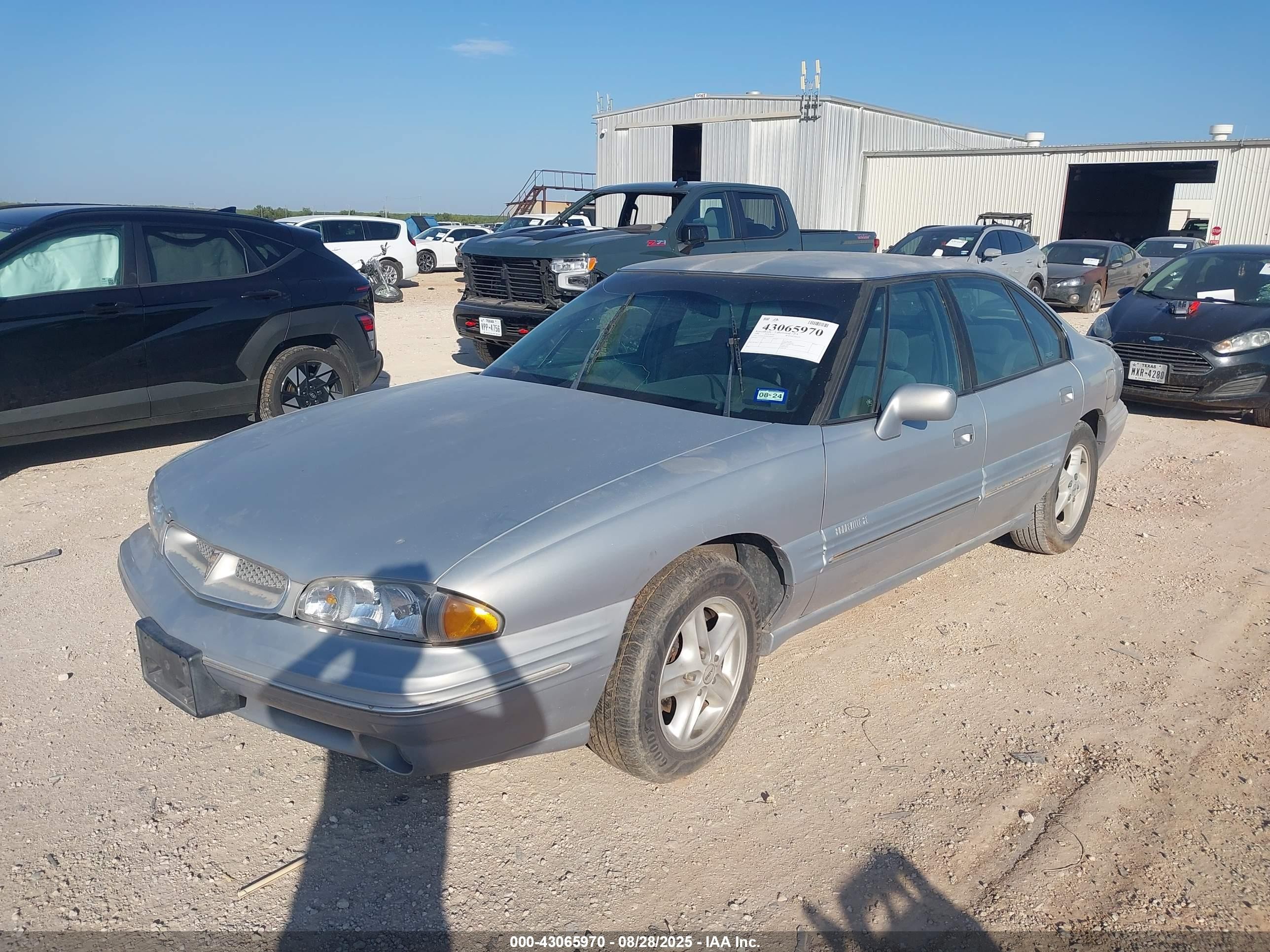 1998 Pontiac Bonneville Se Серебряный vin: 1G2HX52K0W4208332