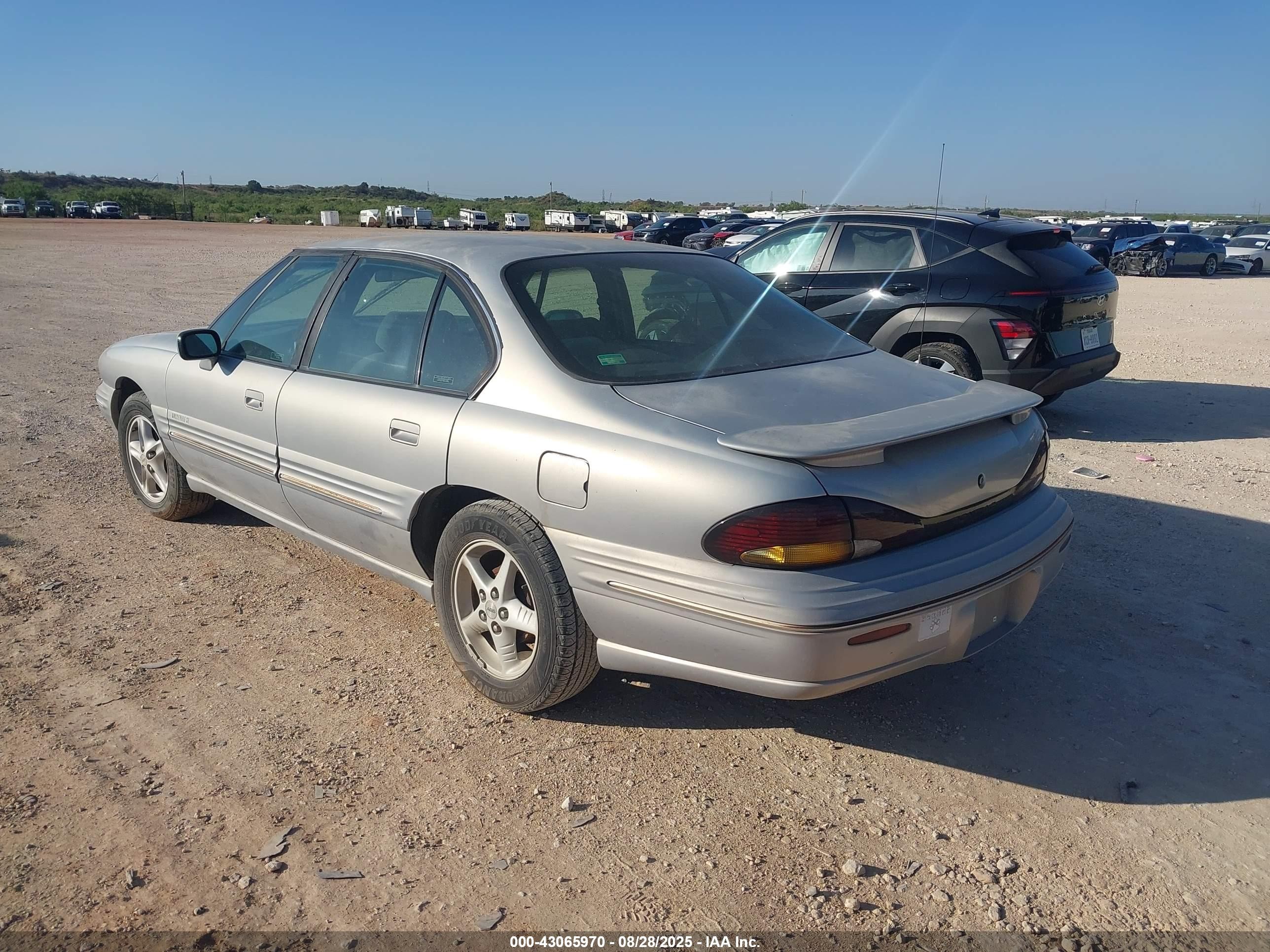 1998 Pontiac Bonneville Se Серебряный vin: 1G2HX52K0W4208332