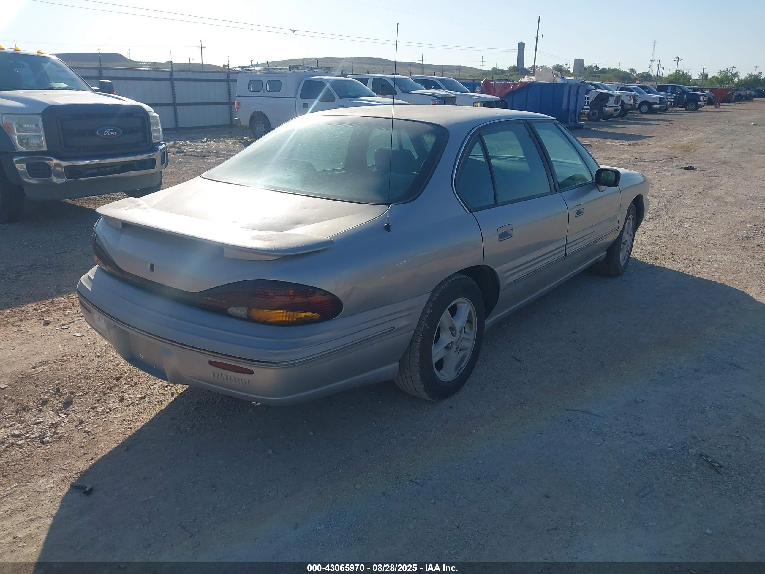 1998 Pontiac Bonneville Se Серебряный vin: 1G2HX52K0W4208332