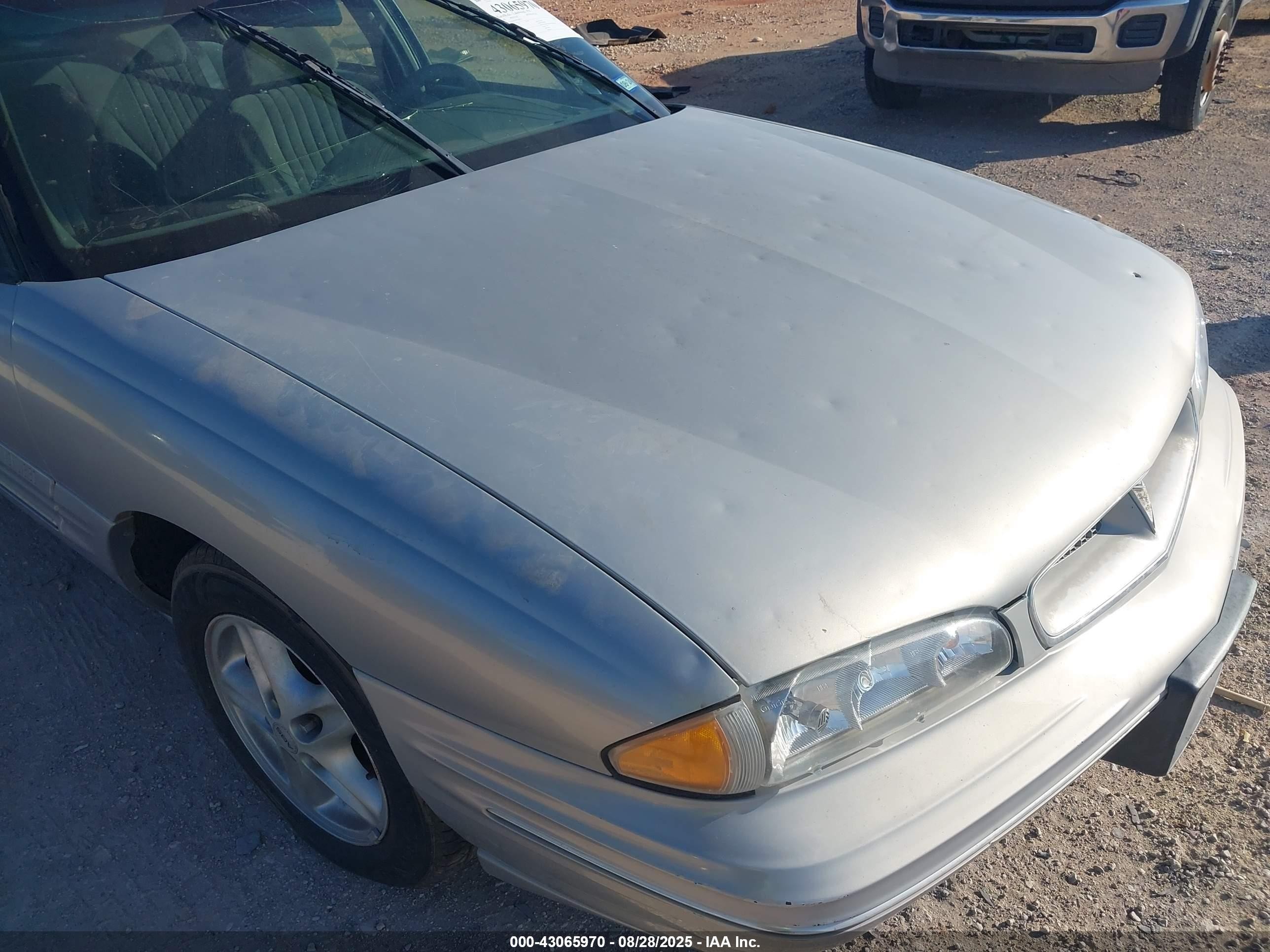 1998 Pontiac Bonneville Se Серебряный vin: 1G2HX52K0W4208332