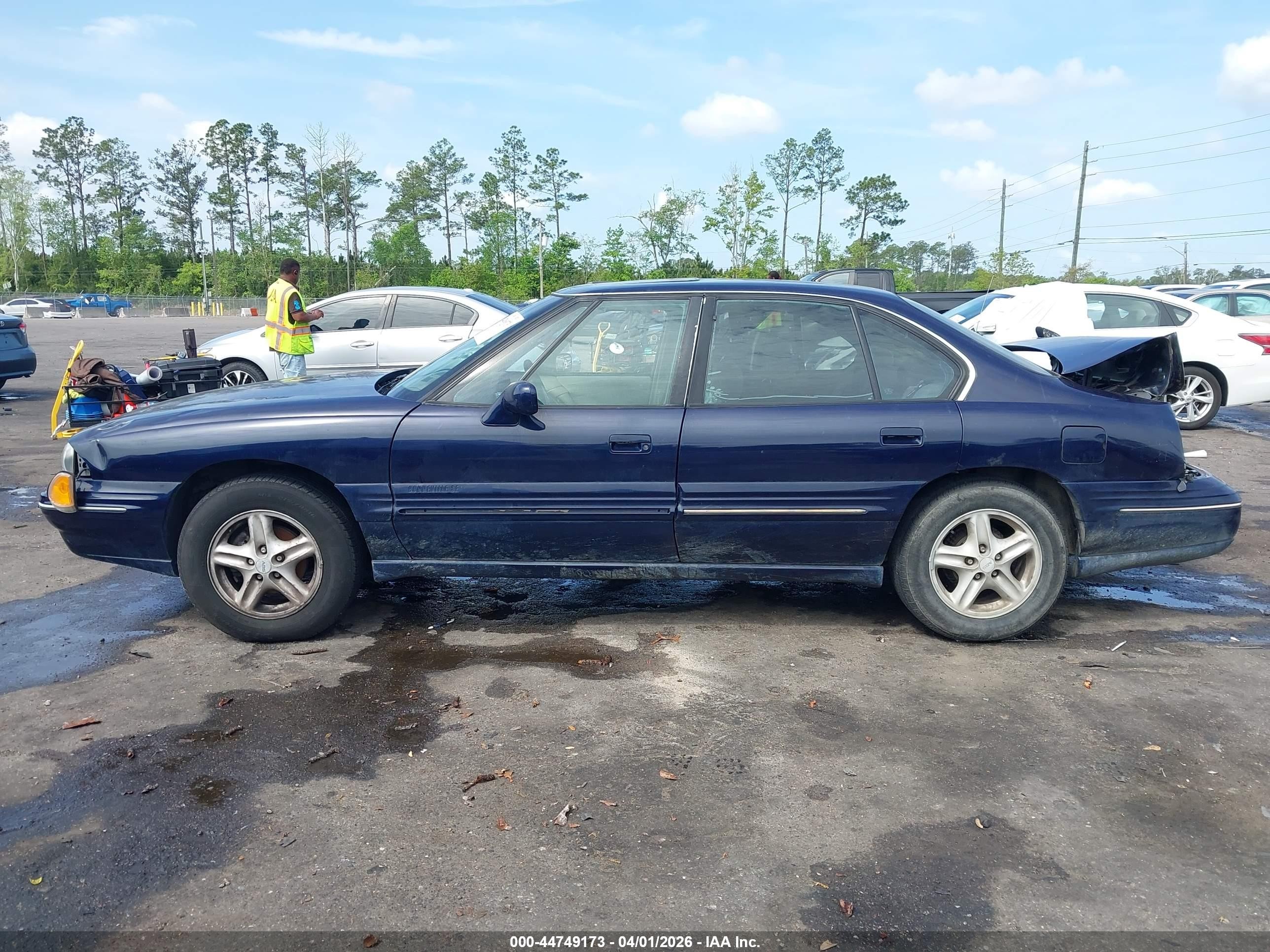 1998 Pontiac Bonneville Se Blue vin: 1G2HX52K0WH218352