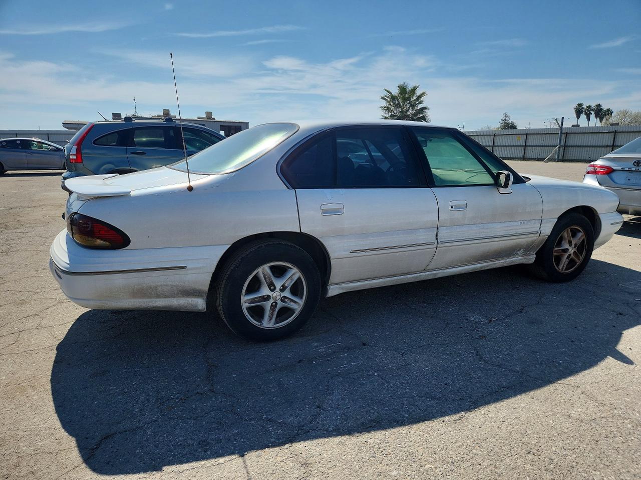 1998 Pontiac Bonneville Se White vin: 1G2HX52K1WH212267