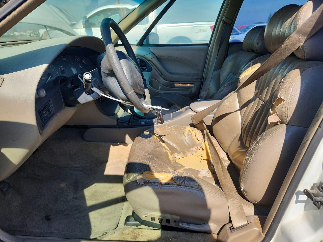 1998 Pontiac Bonneville Se White vin: 1G2HX52K1WH212267