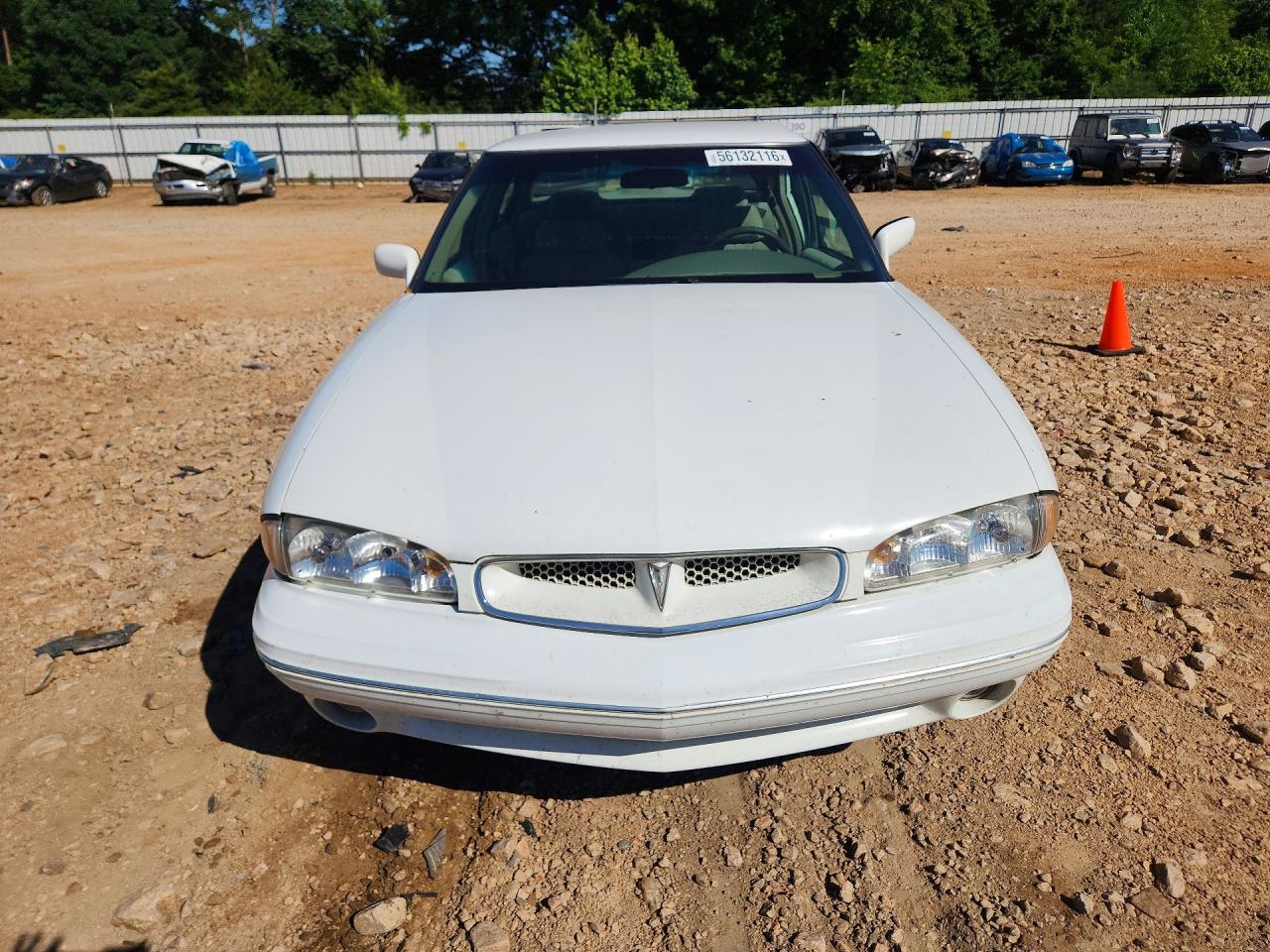 1998 Pontiac Bonneville Se Белый vin: 1G2HX52K1WH218683