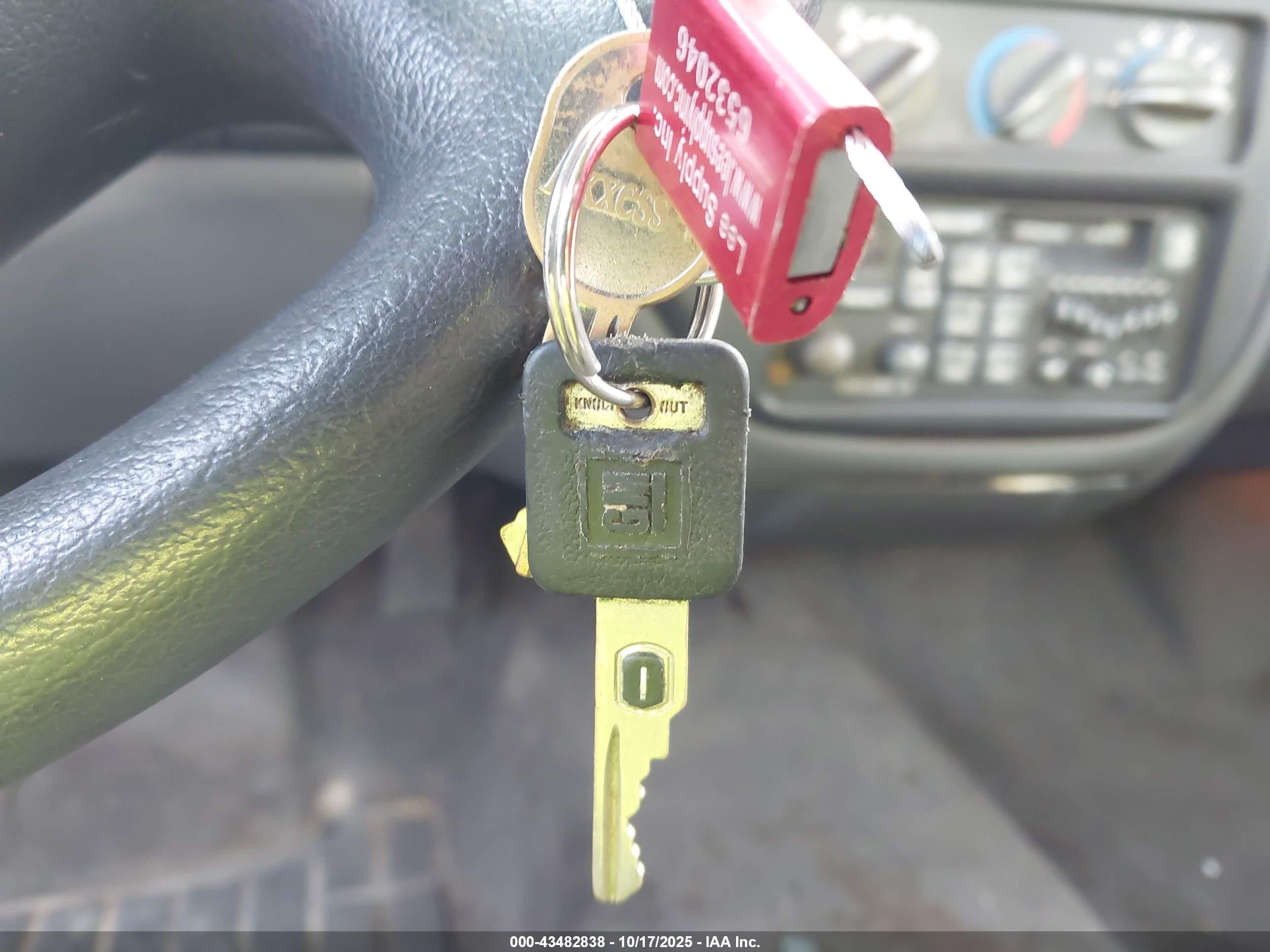 1999 Pontiac Bonneville Se Green vin: 1G2HX52K1XH201139