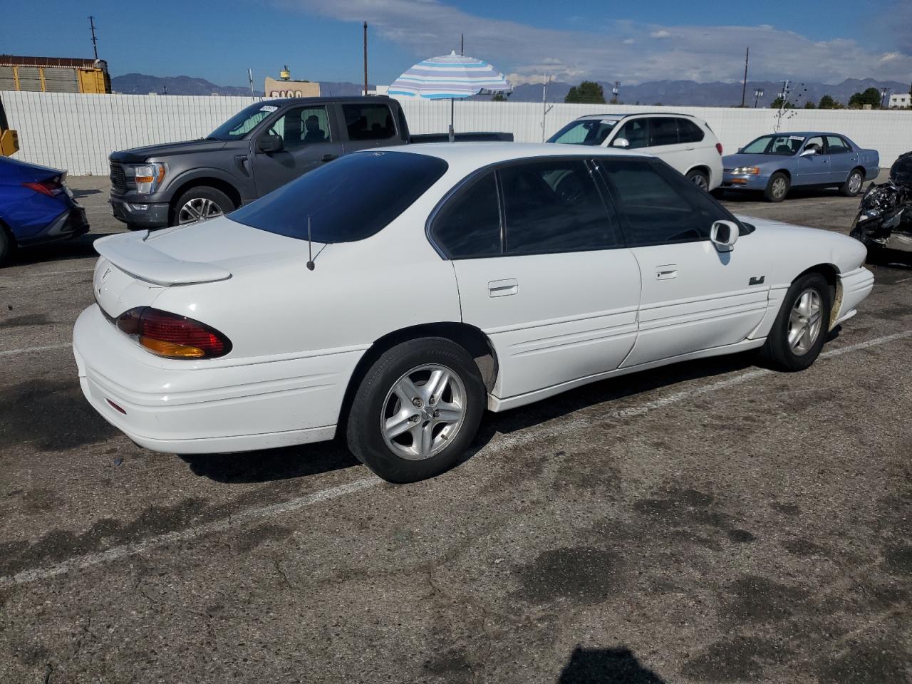 1999 Pontiac Bonneville Se White vin: 1G2HX52K1XH230723