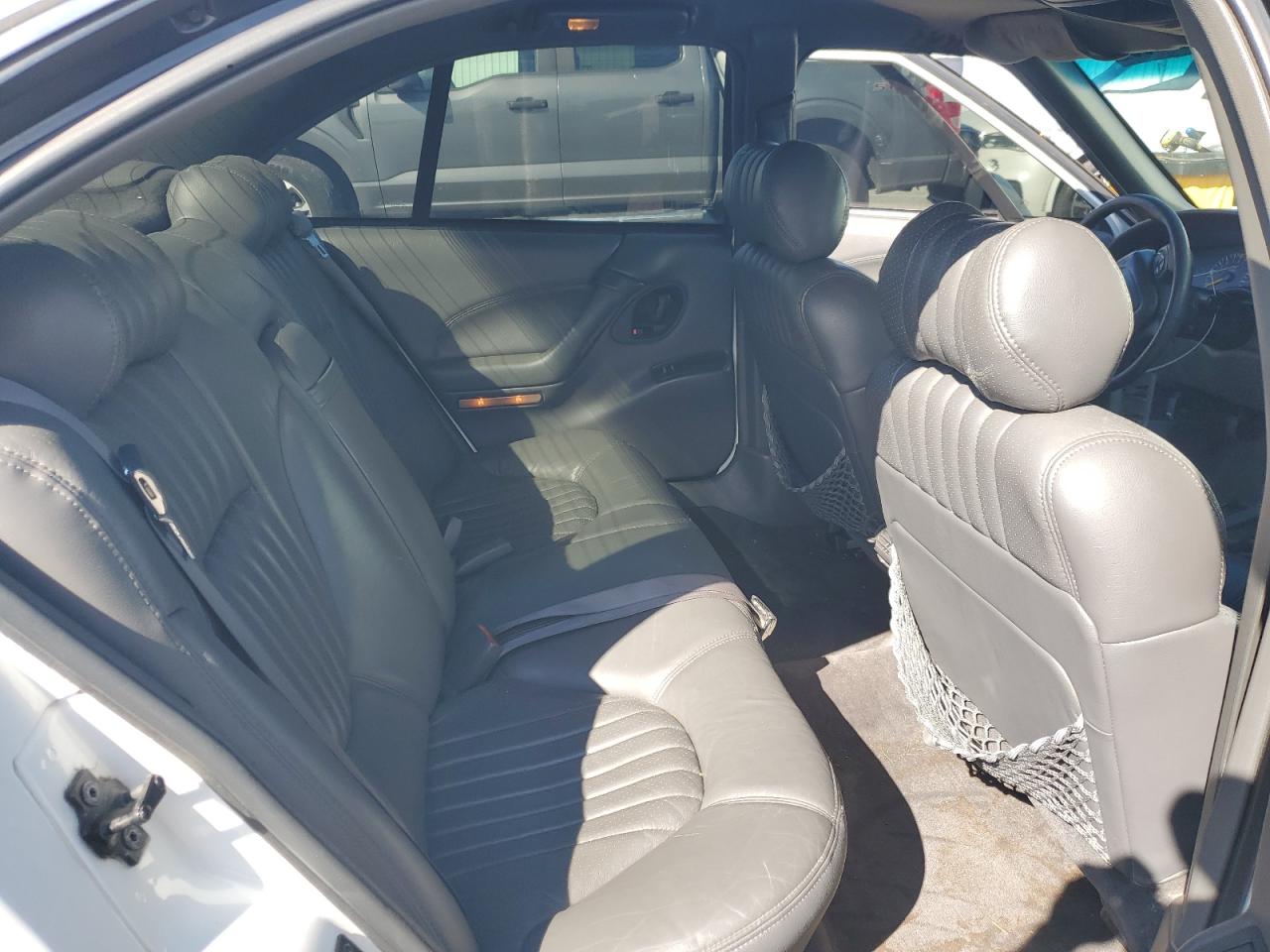 1999 Pontiac Bonneville Se White vin: 1G2HX52K1XH230723
