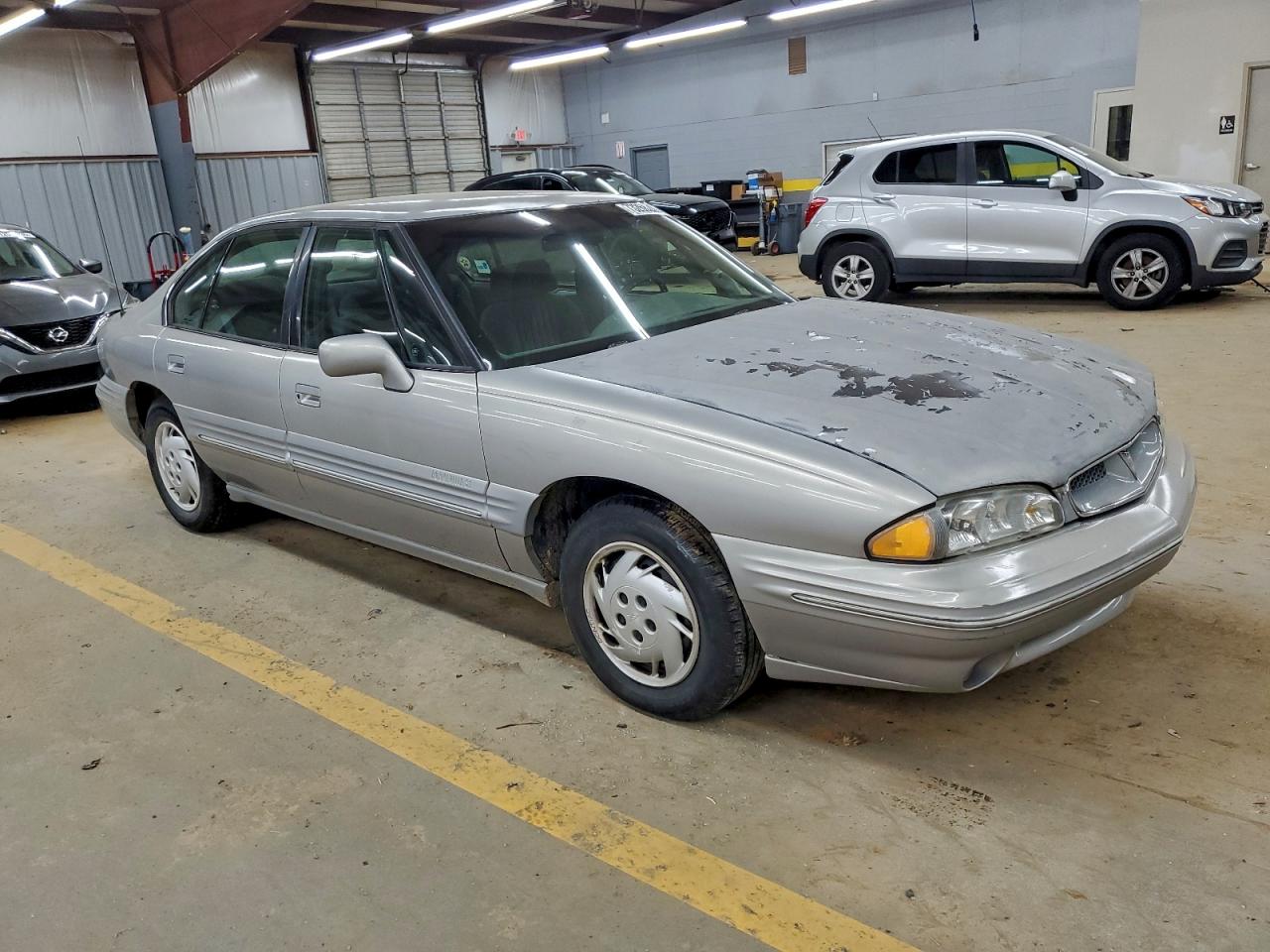 1998 Pontiac Bonneville Se Серебряный vin: 1G2HX52K2W4225018