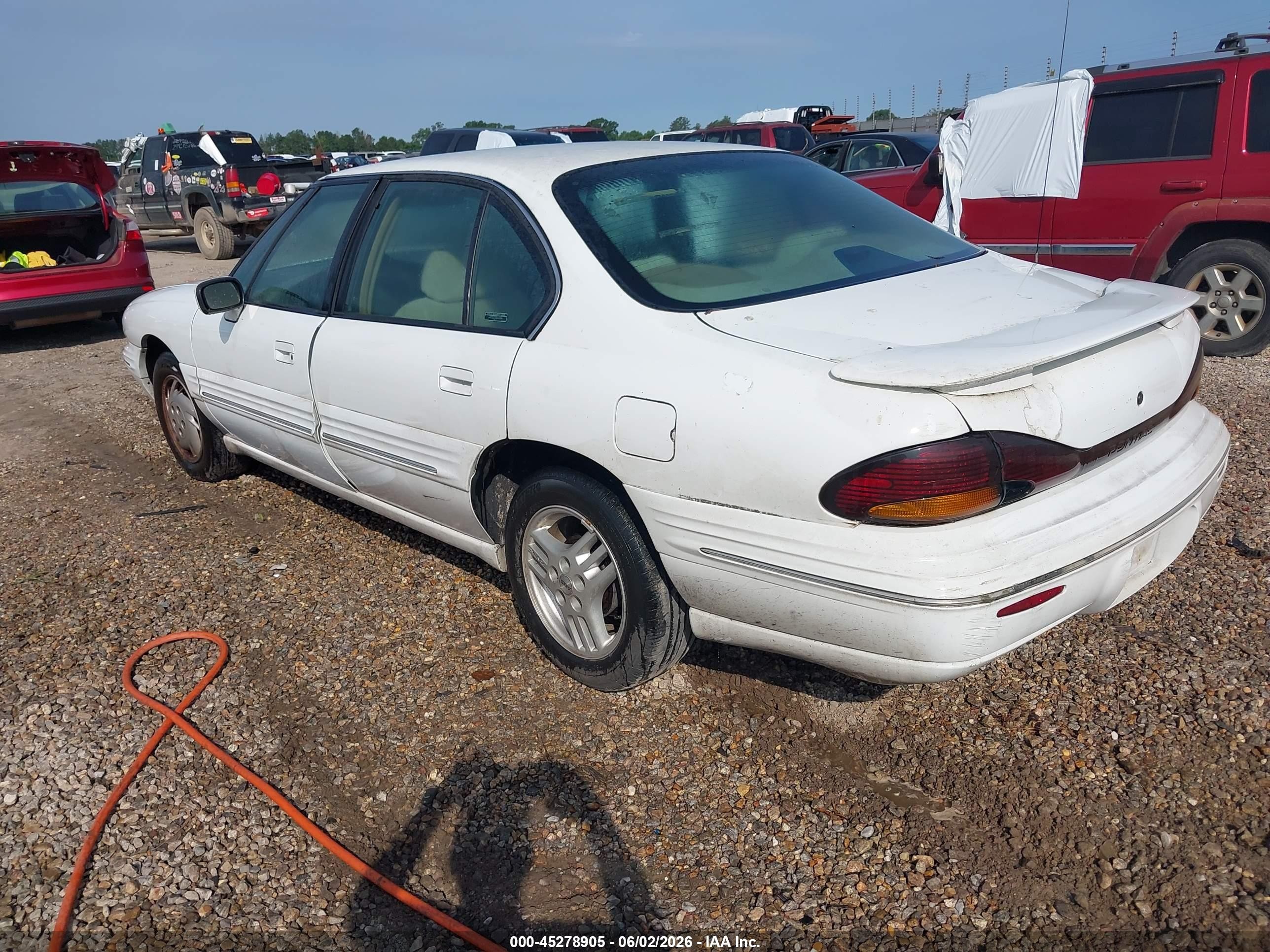 1999 Pontiac Bonneville Se White vin: 1G2HX52K2XH216815
