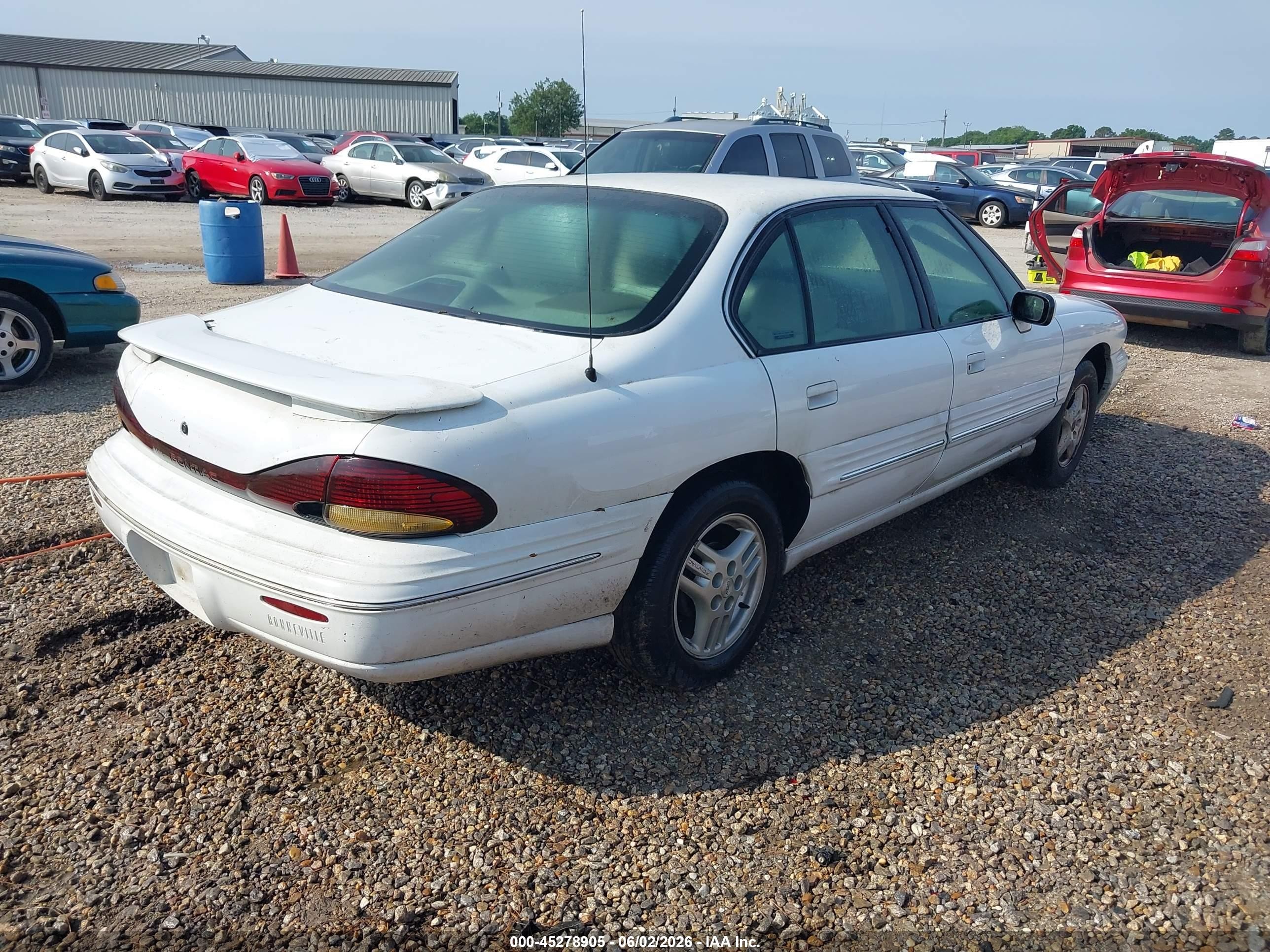 1999 Pontiac Bonneville Se White vin: 1G2HX52K2XH216815