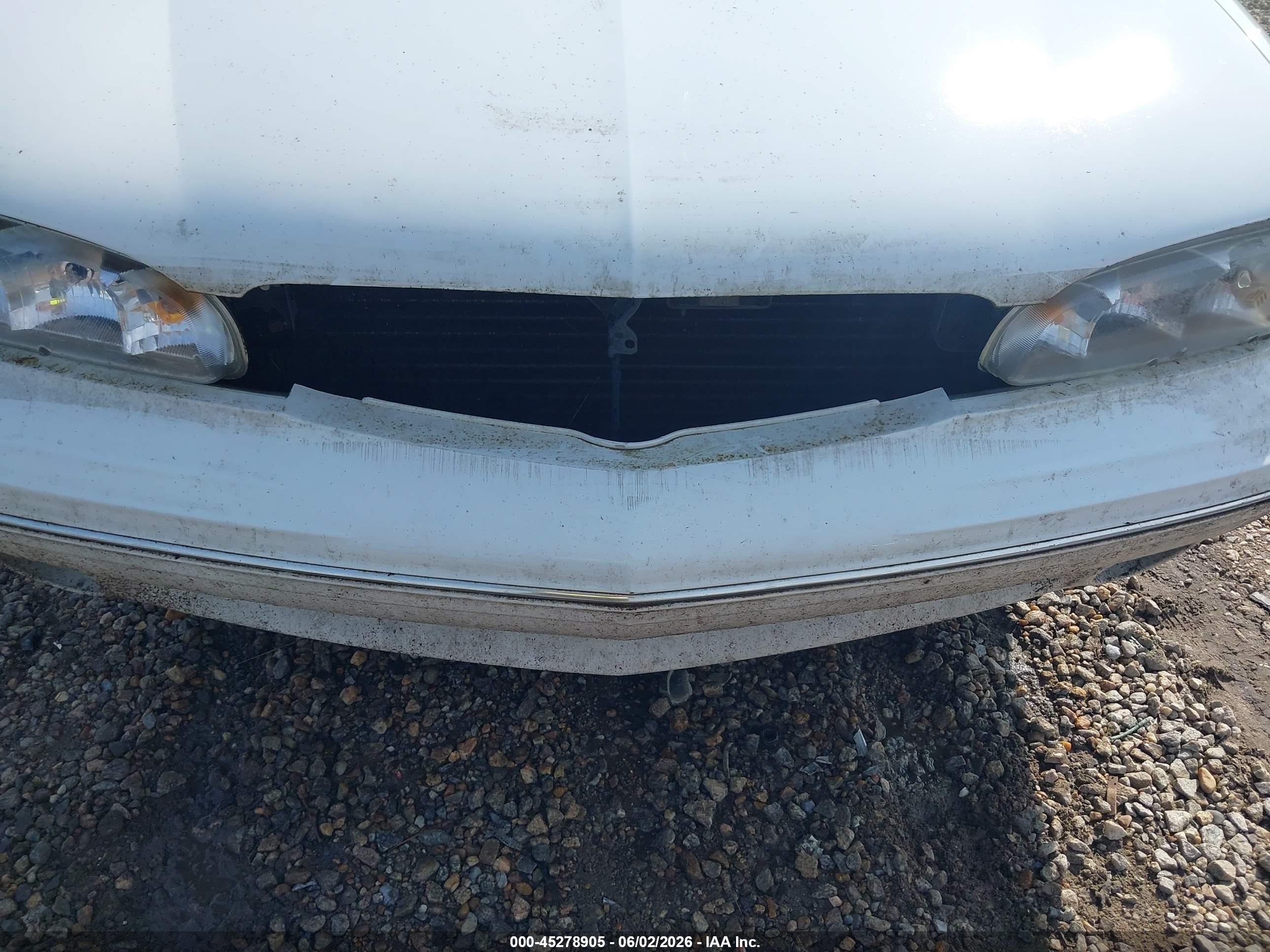 1999 Pontiac Bonneville Se White vin: 1G2HX52K2XH216815