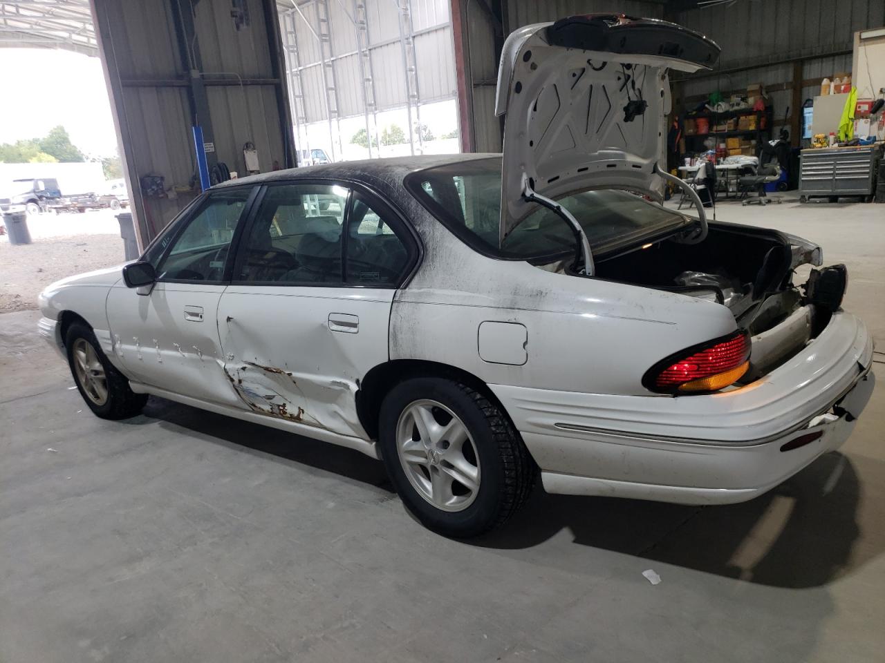 1998 Pontiac Bonneville Se White vin: 1G2HX52K4W4235128