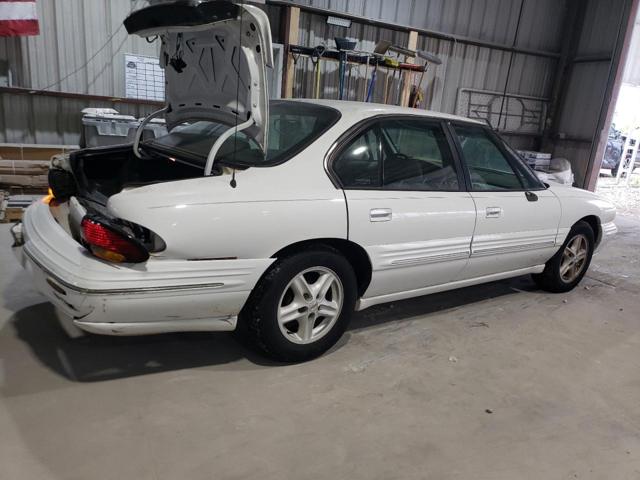 1998 Pontiac Bonneville Se White vin: 1G2HX52K4W4235128