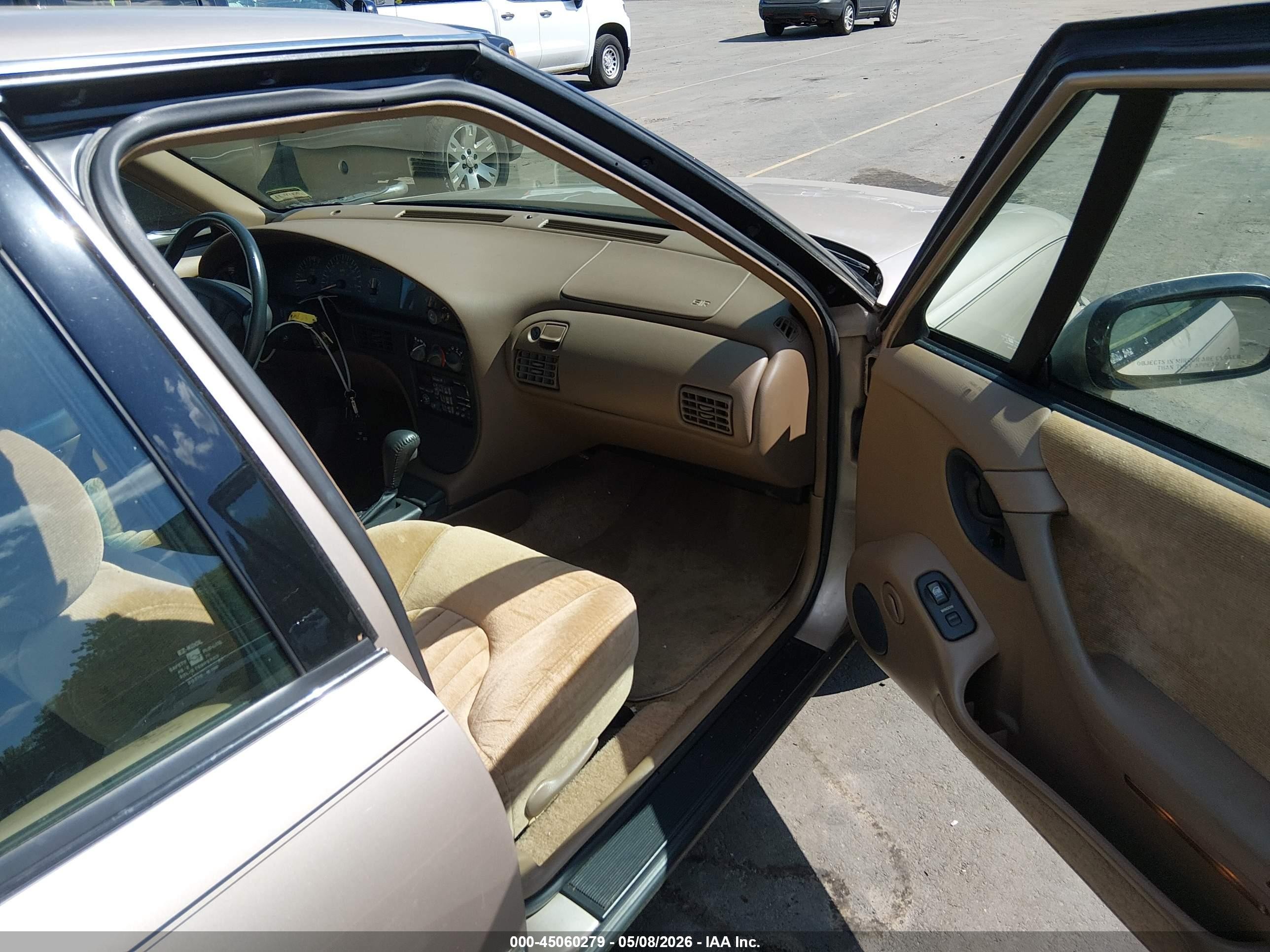 1995 Pontiac Bonneville Se Gold vin: 1G2HX52K5S4269556