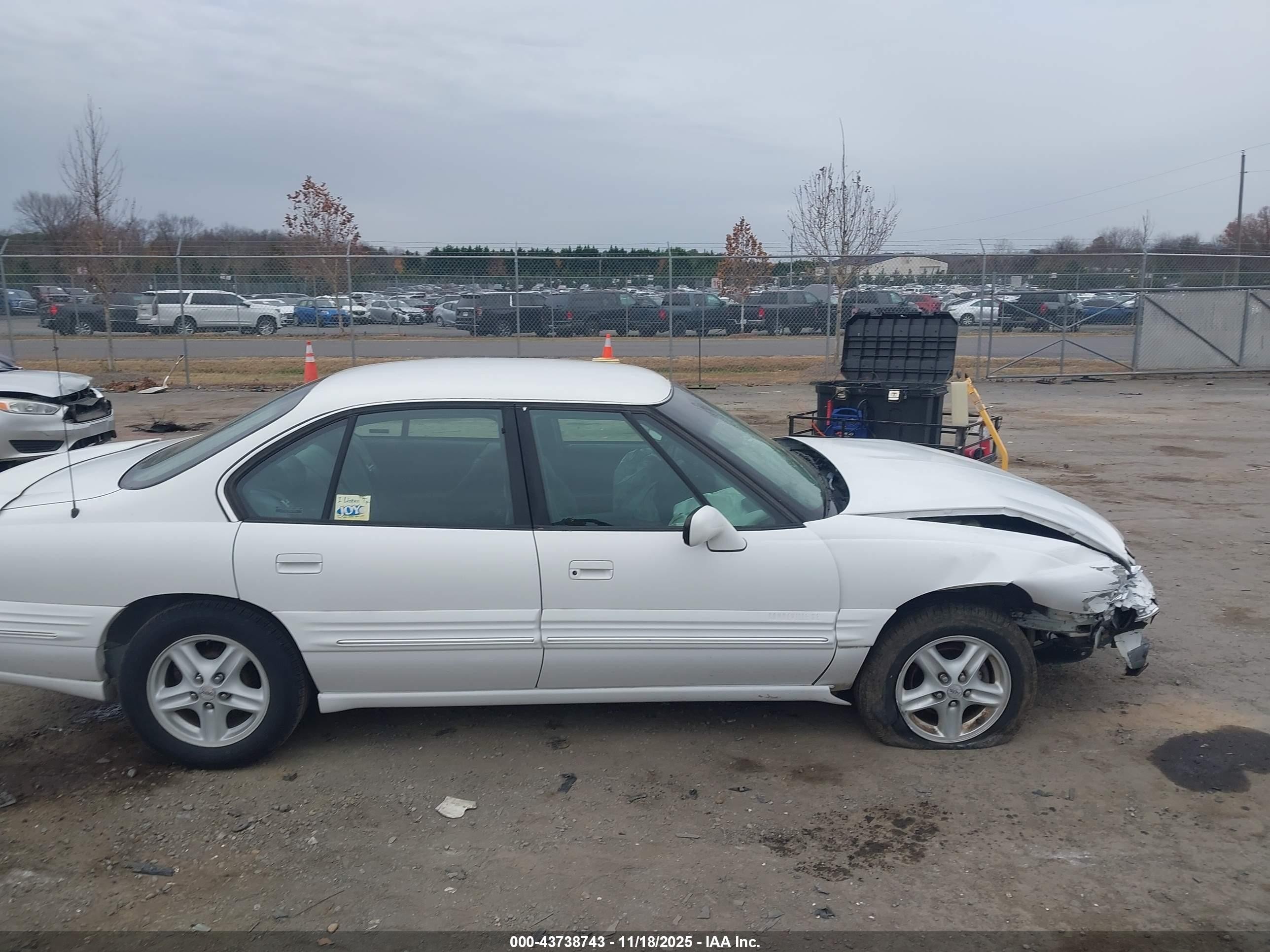 1998 Pontiac Bonneville Se White vin: 1G2HX52K5W4224980