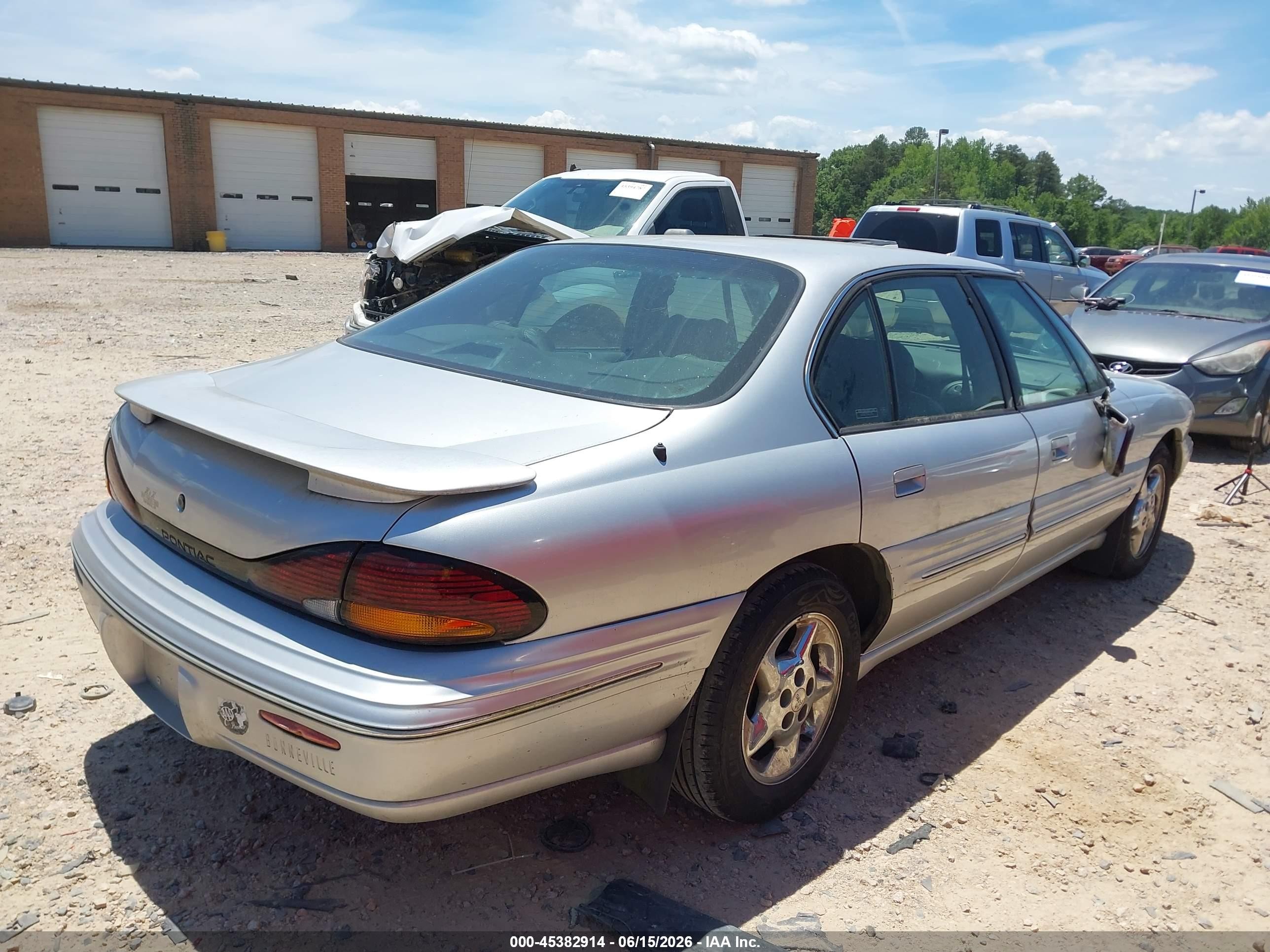 1999 Pontiac Bonneville Se Silver vin: 1G2HX52K5XH244656