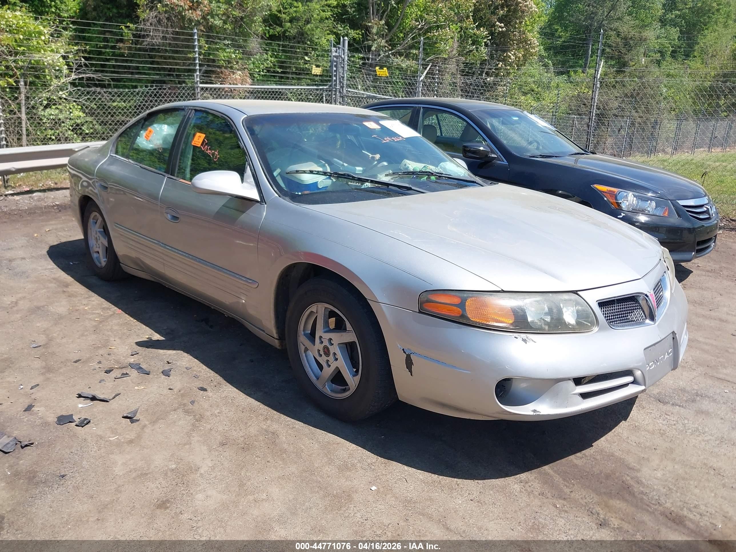 2004 Pontiac Bonneville Se Silver vin: 1G2HX52K64U262991