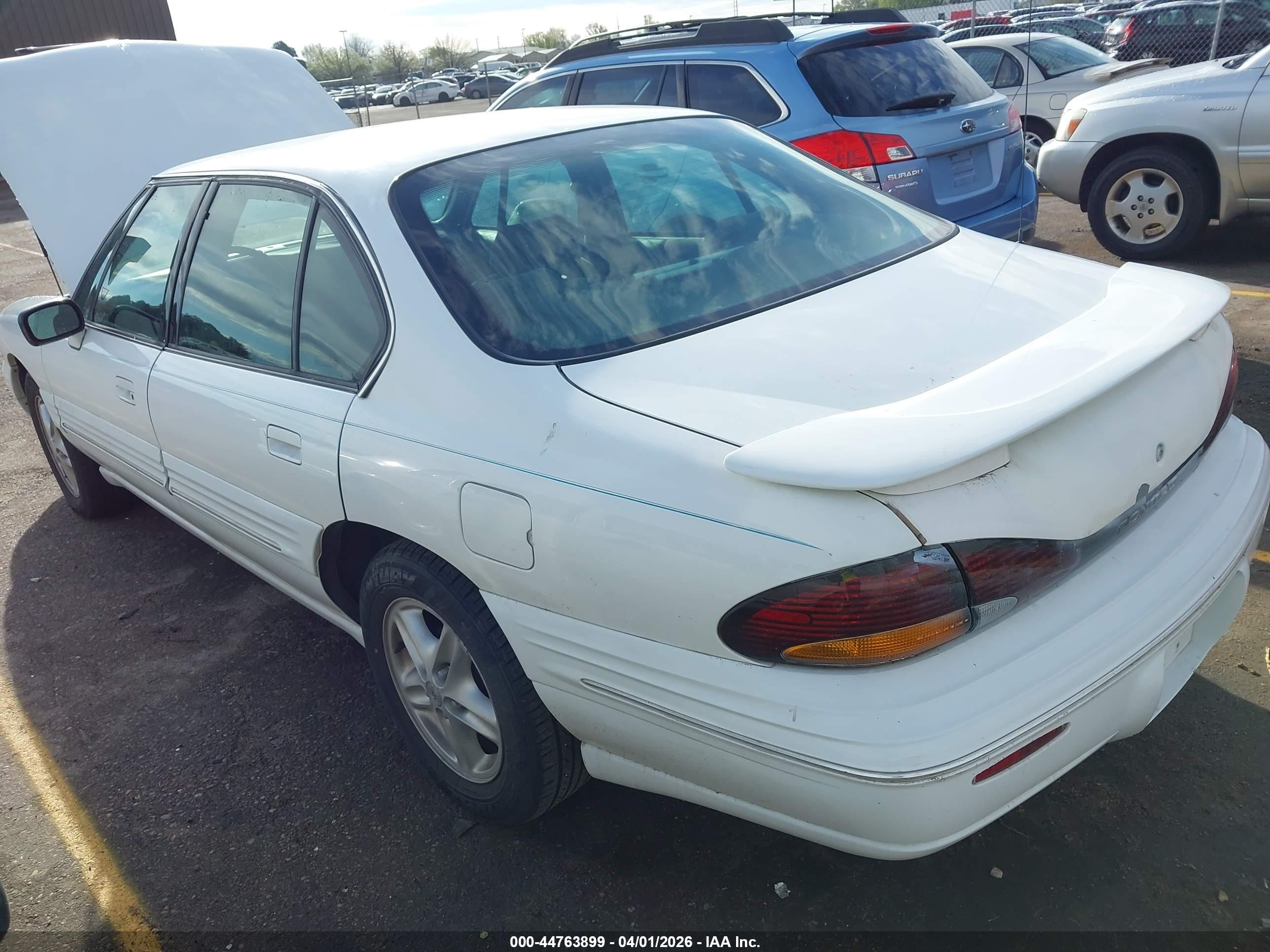 1998 Pontiac Bonneville Se White vin: 1G2HX52K6W4211591