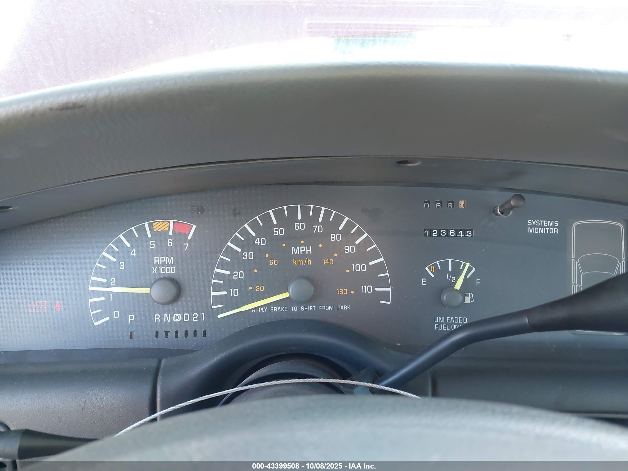 1998 Pontiac Bonneville Se Red vin: 1G2HX52K7WH208028