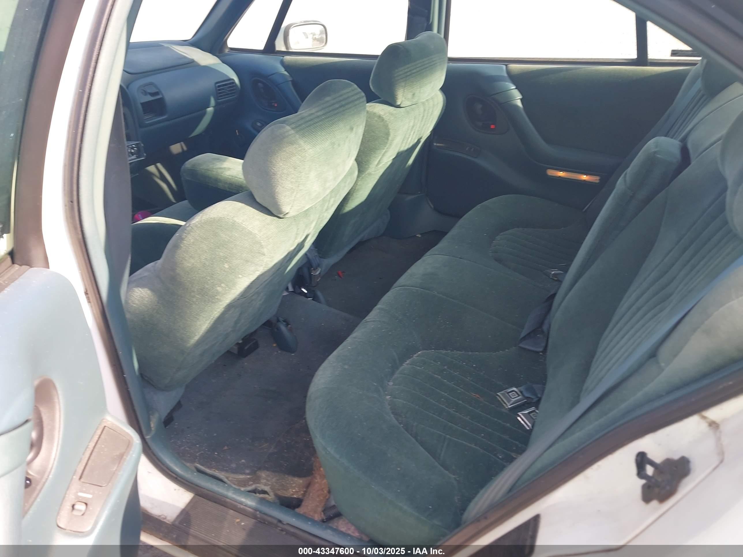 1996 Pontiac Bonneville Se Белый vin: 1G2HX52K9T4210706